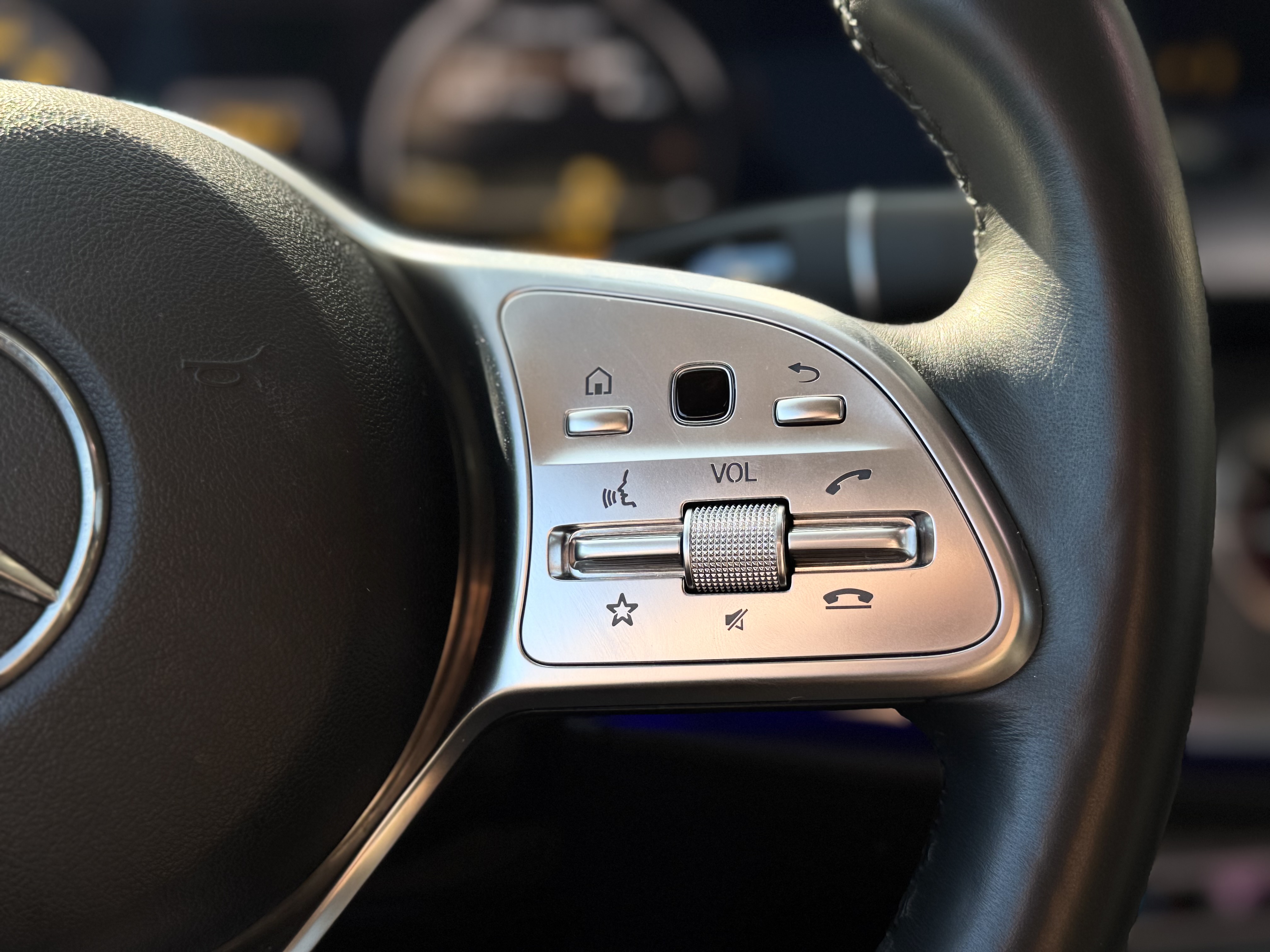 Mercedes-Benz-0