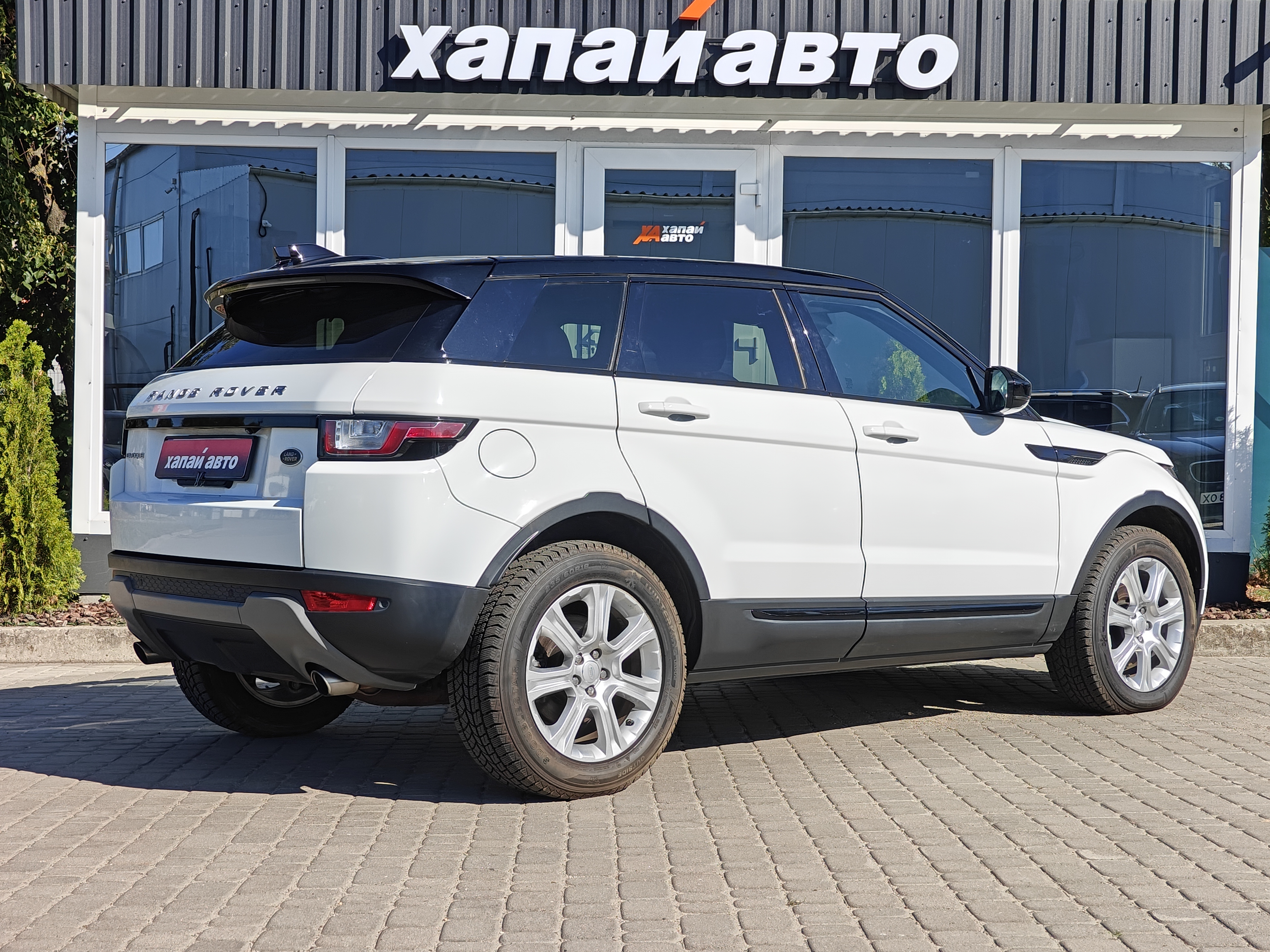 Land Rover-13