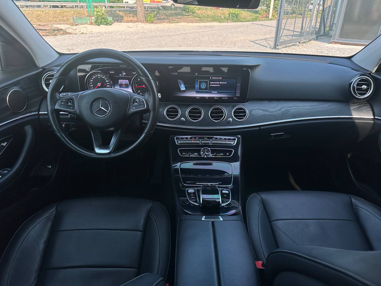 Mercedes-Benz-9