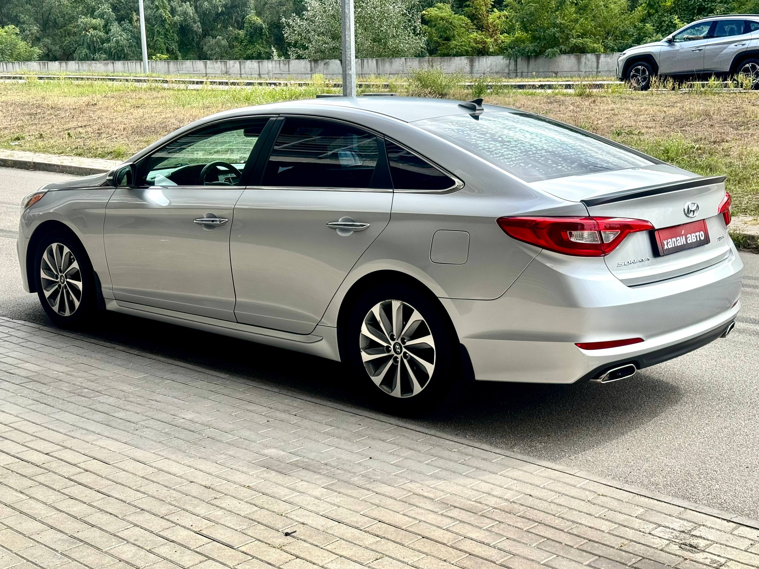 Hyundai-12