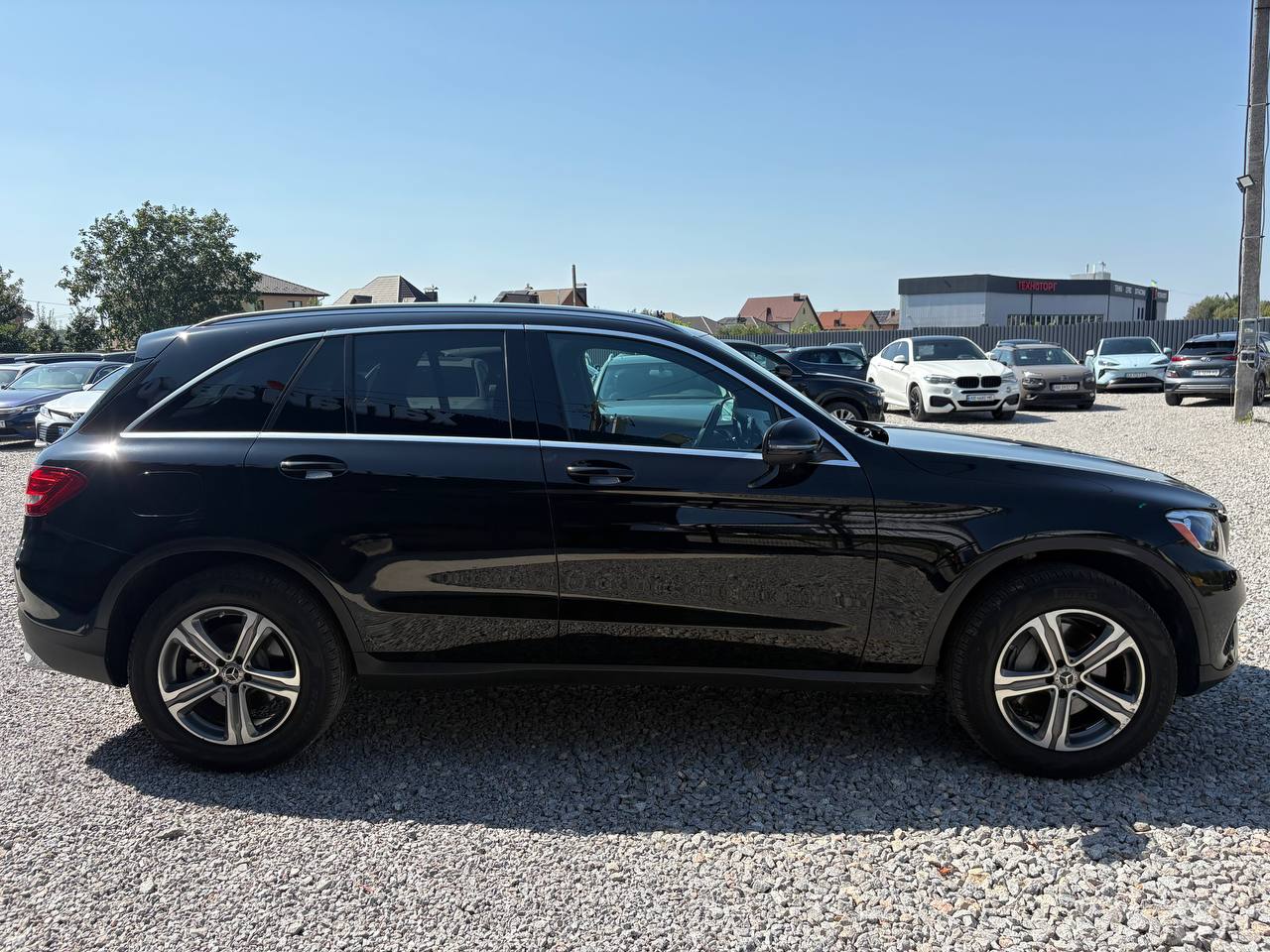 Mercedes-Benz-4