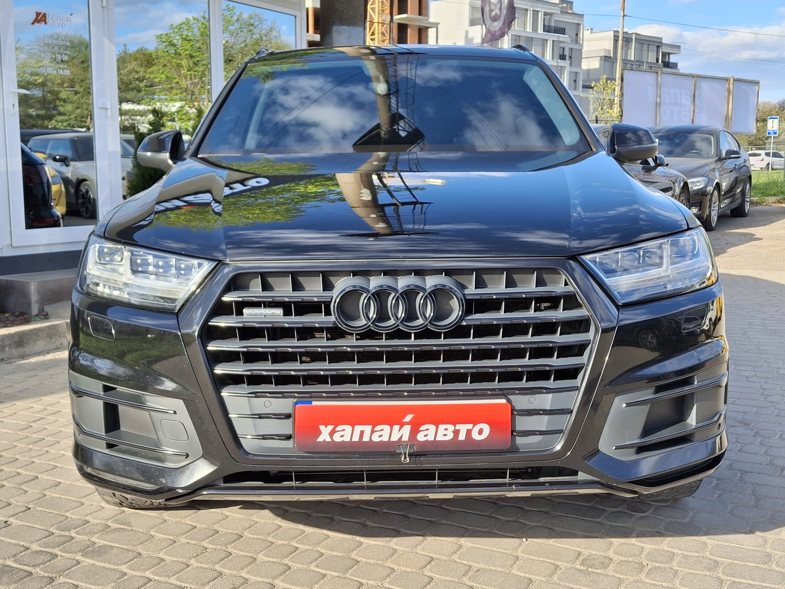 Audi-0