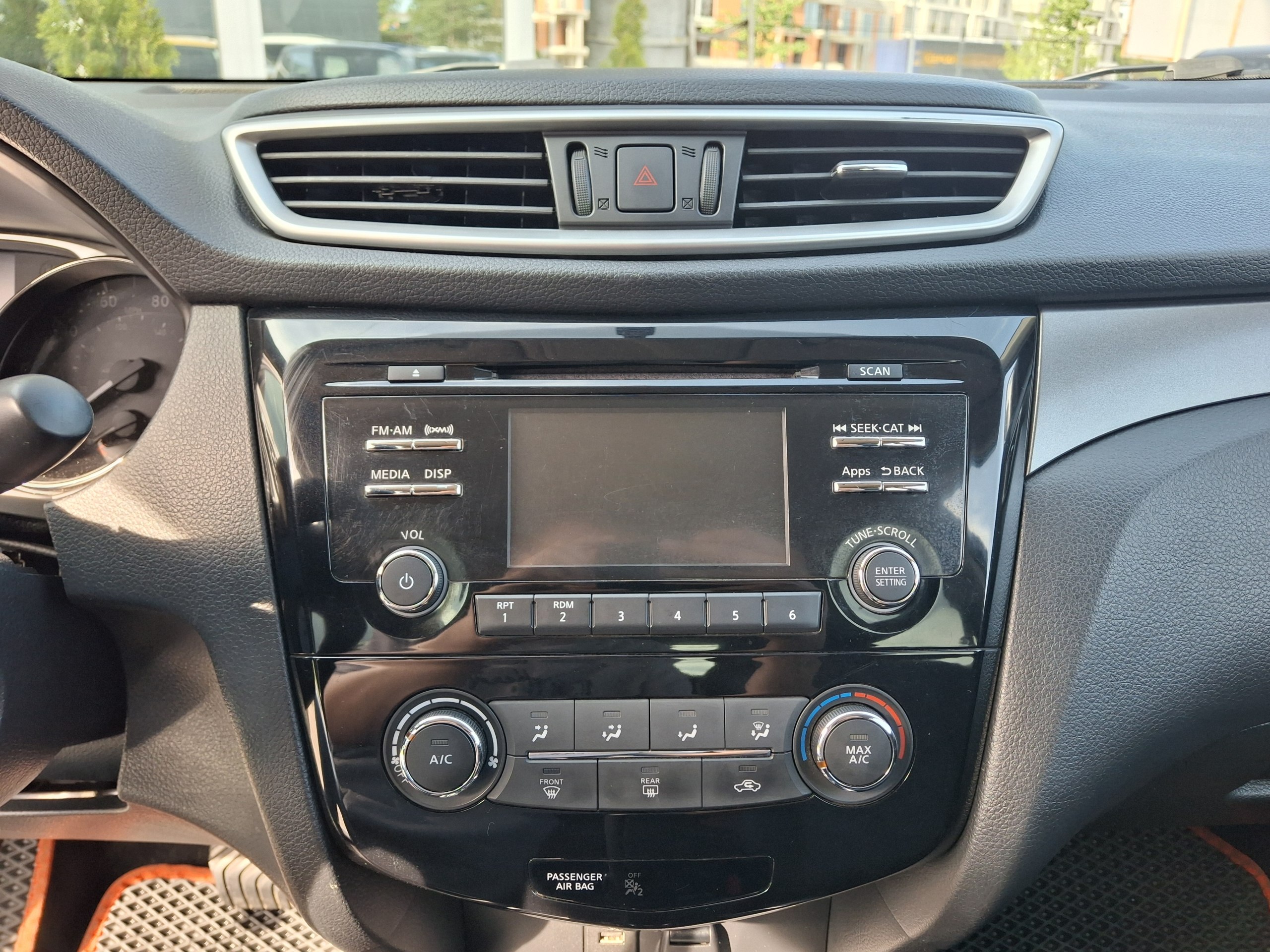 Nissan-16