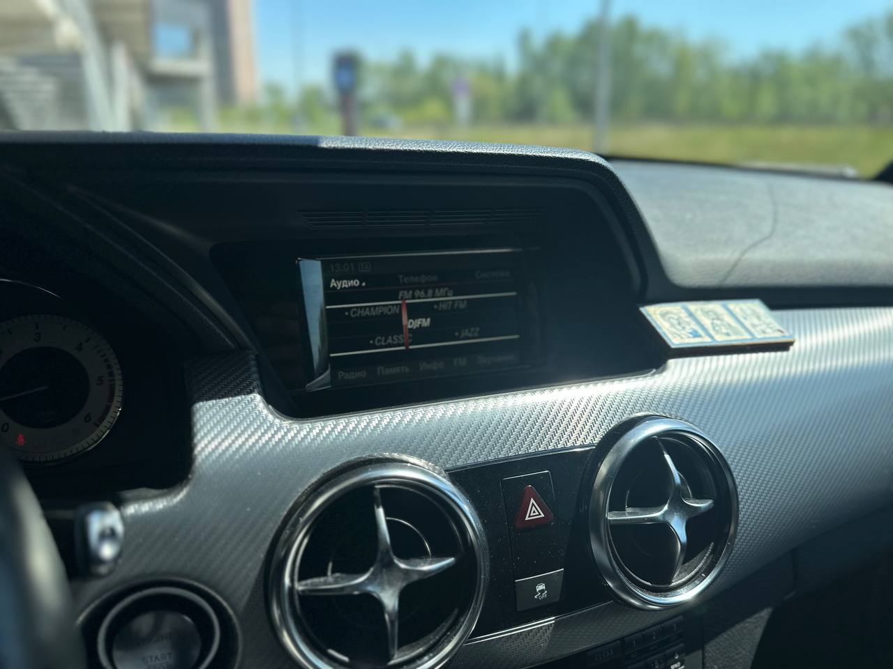 Mercedes-Benz-1