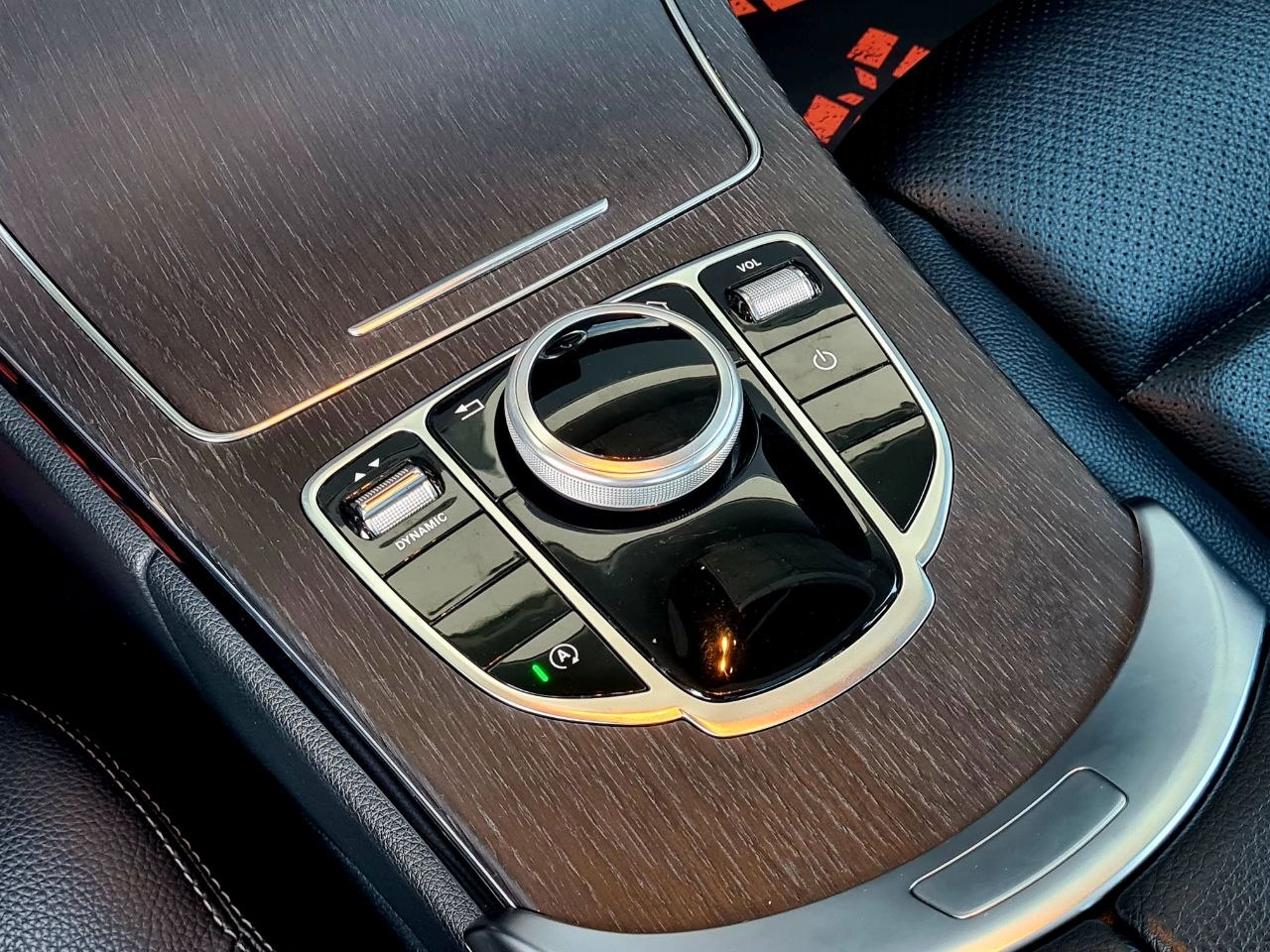 Mercedes-Benz-27