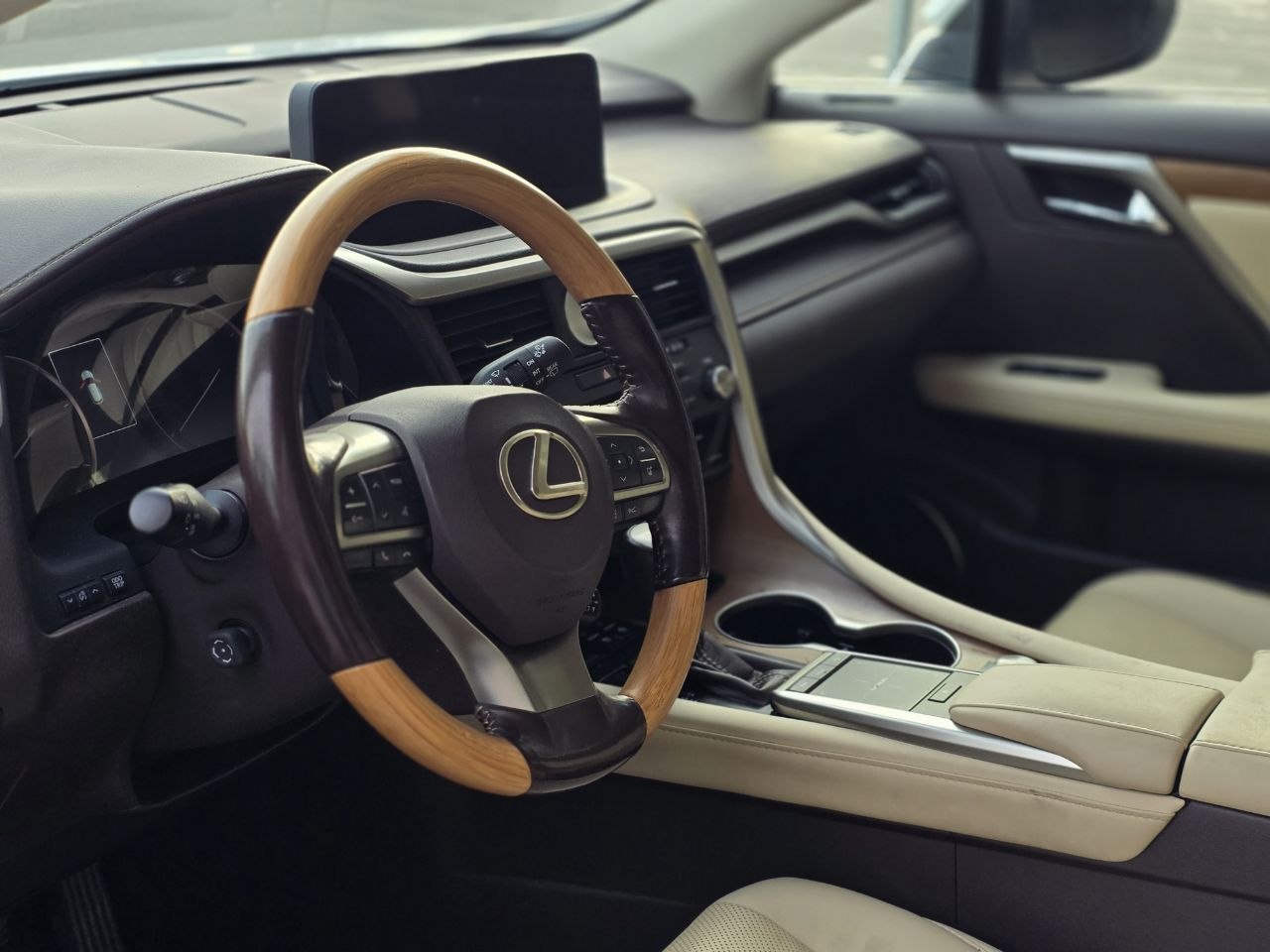 Lexus-10