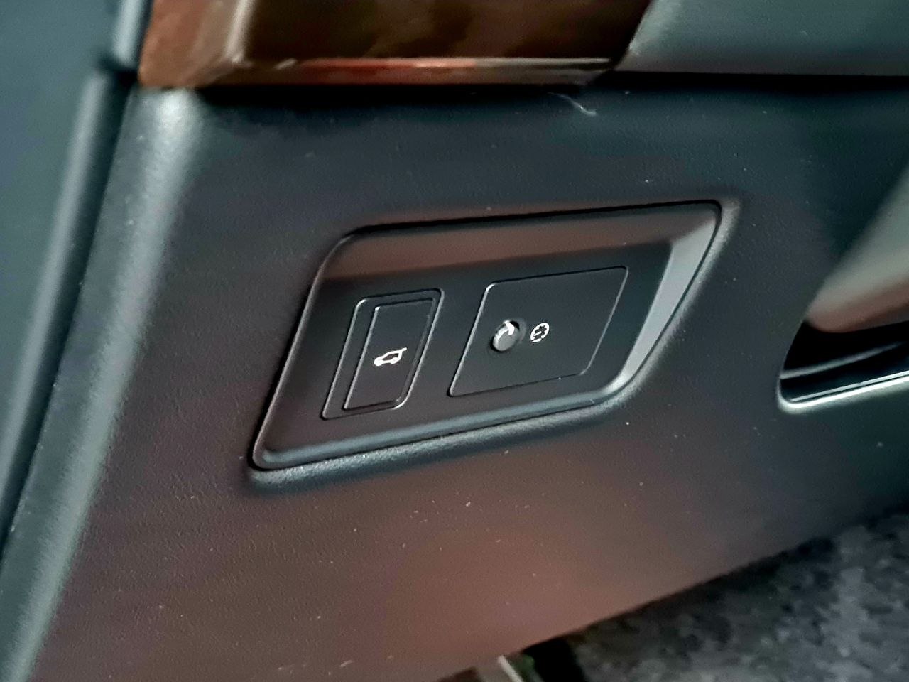 Land Rover-1