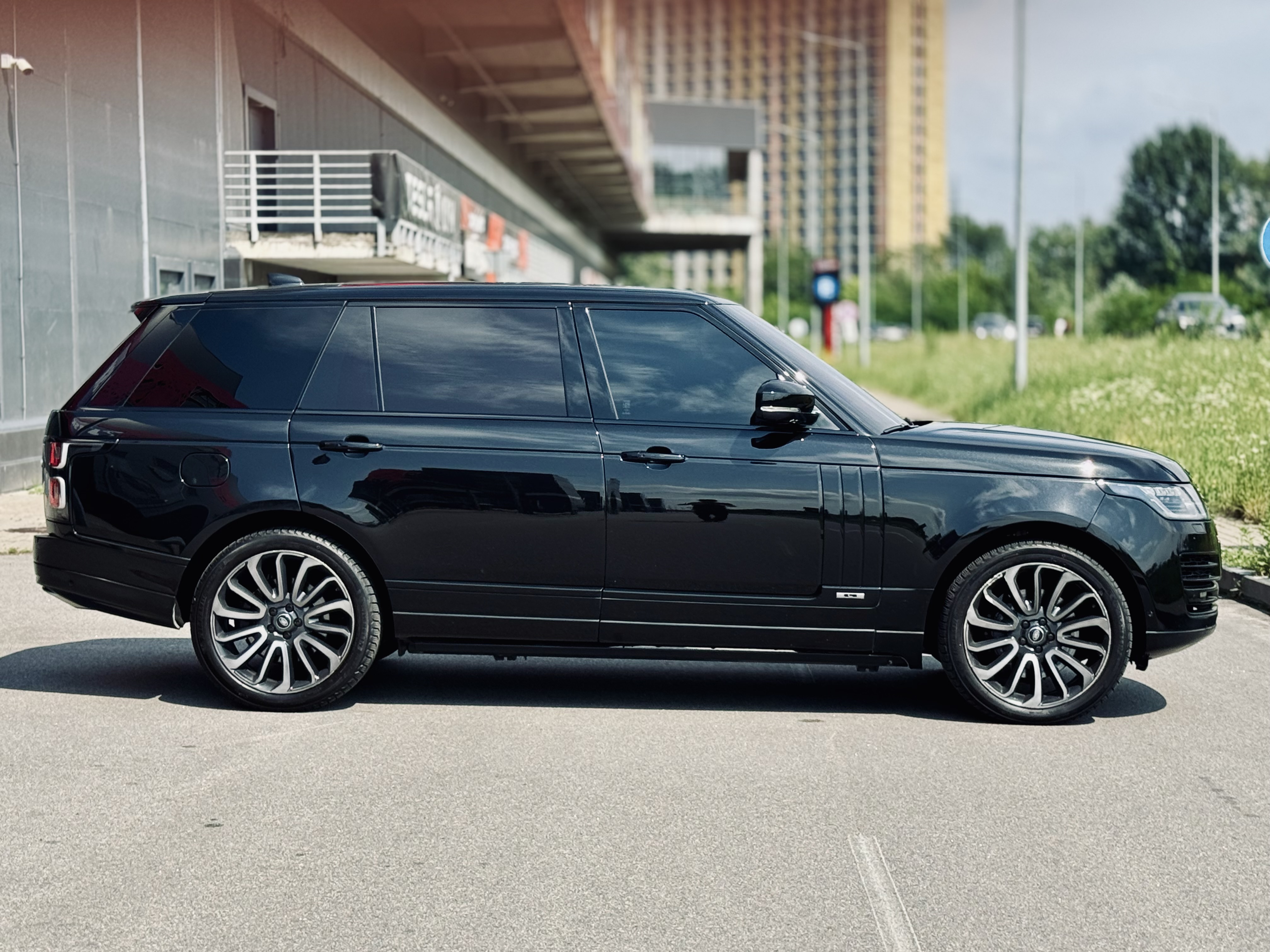 Land Rover-11
