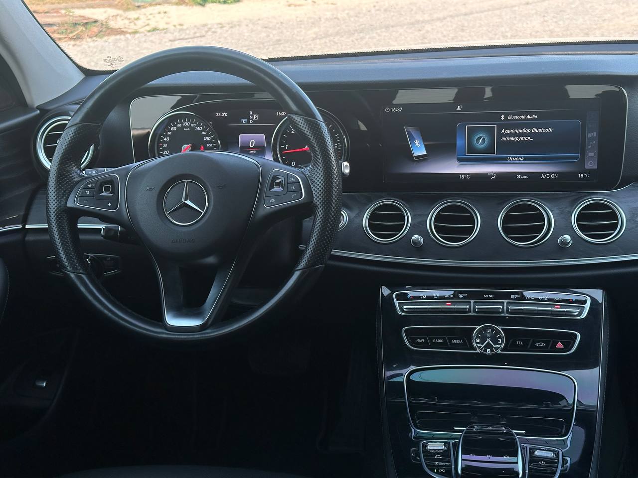 Mercedes-Benz-12
