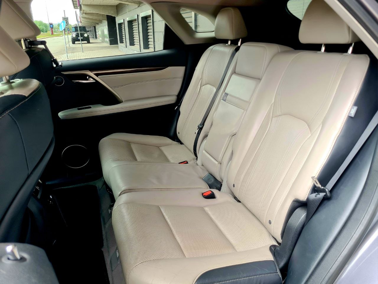 Lexus-19