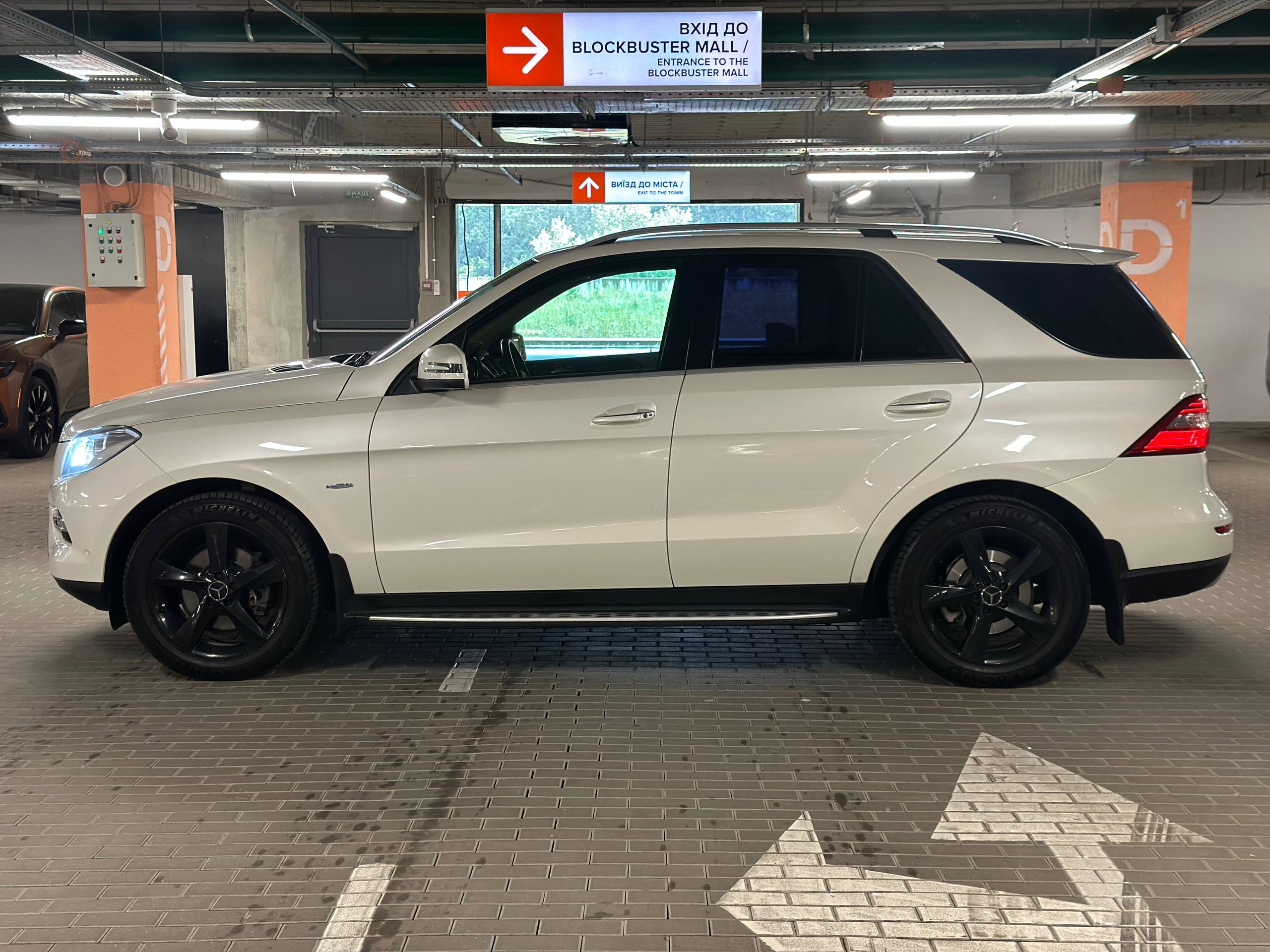 Mercedes-Benz-3