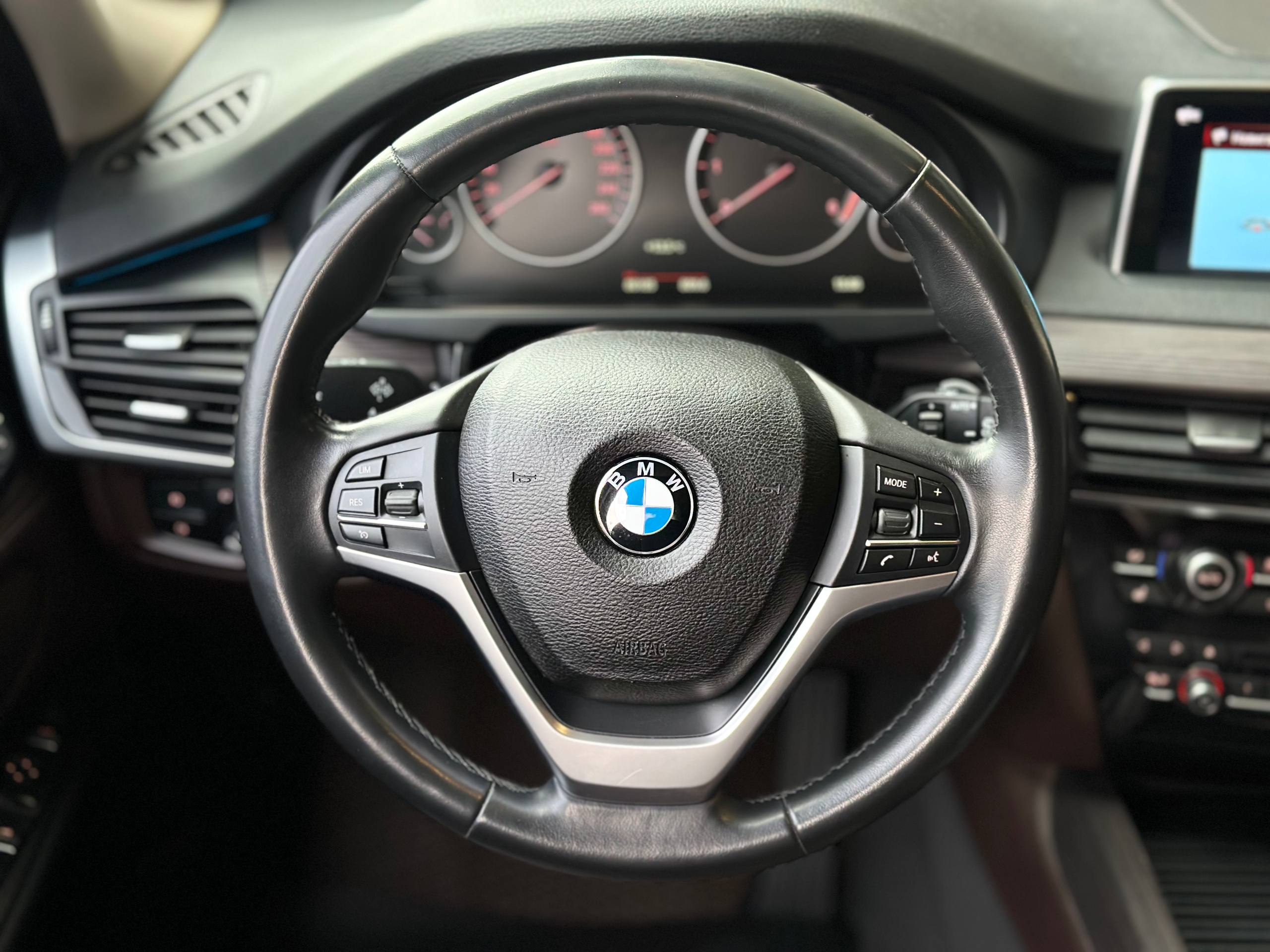 BMW-12