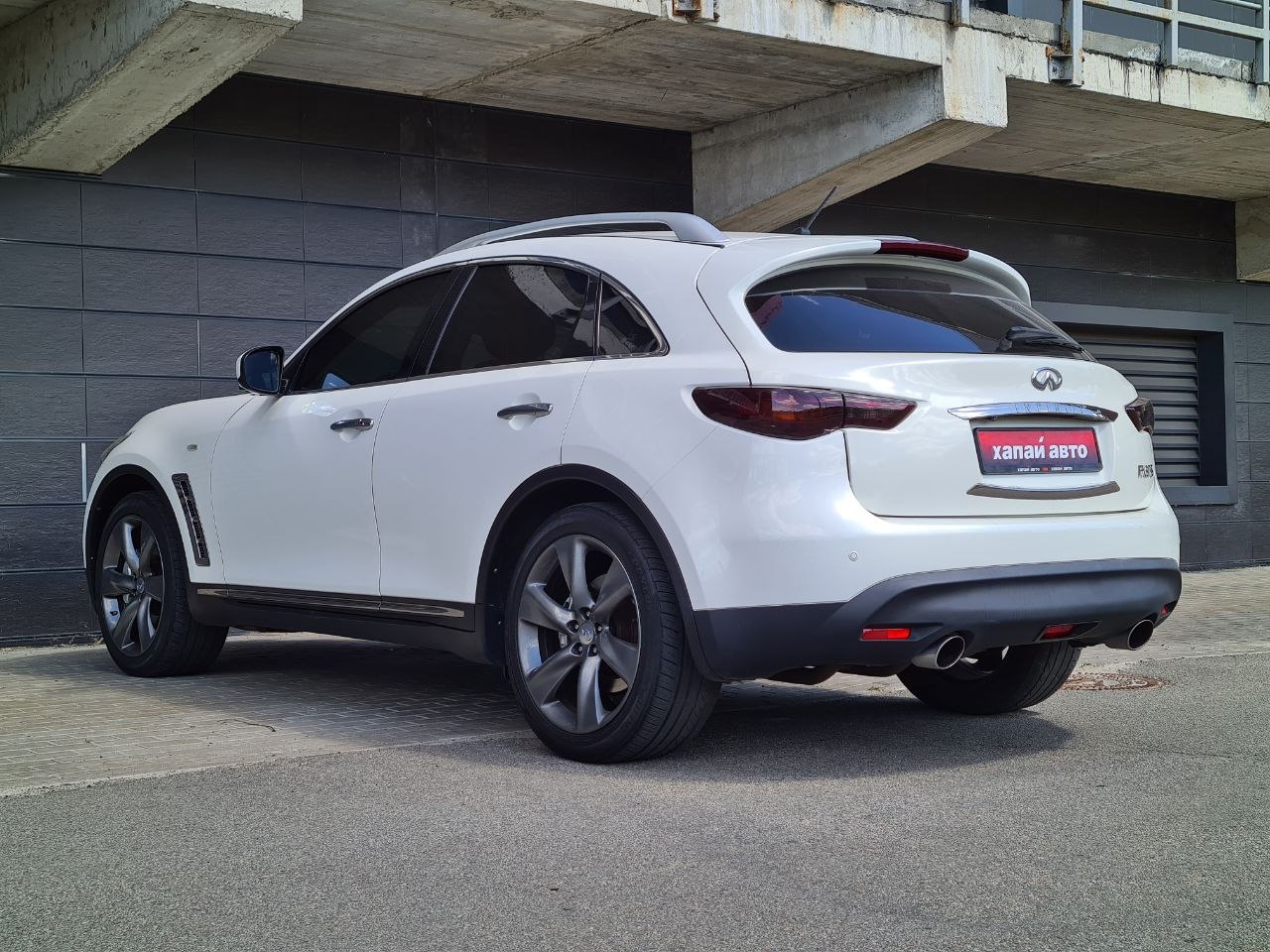 Infiniti-9