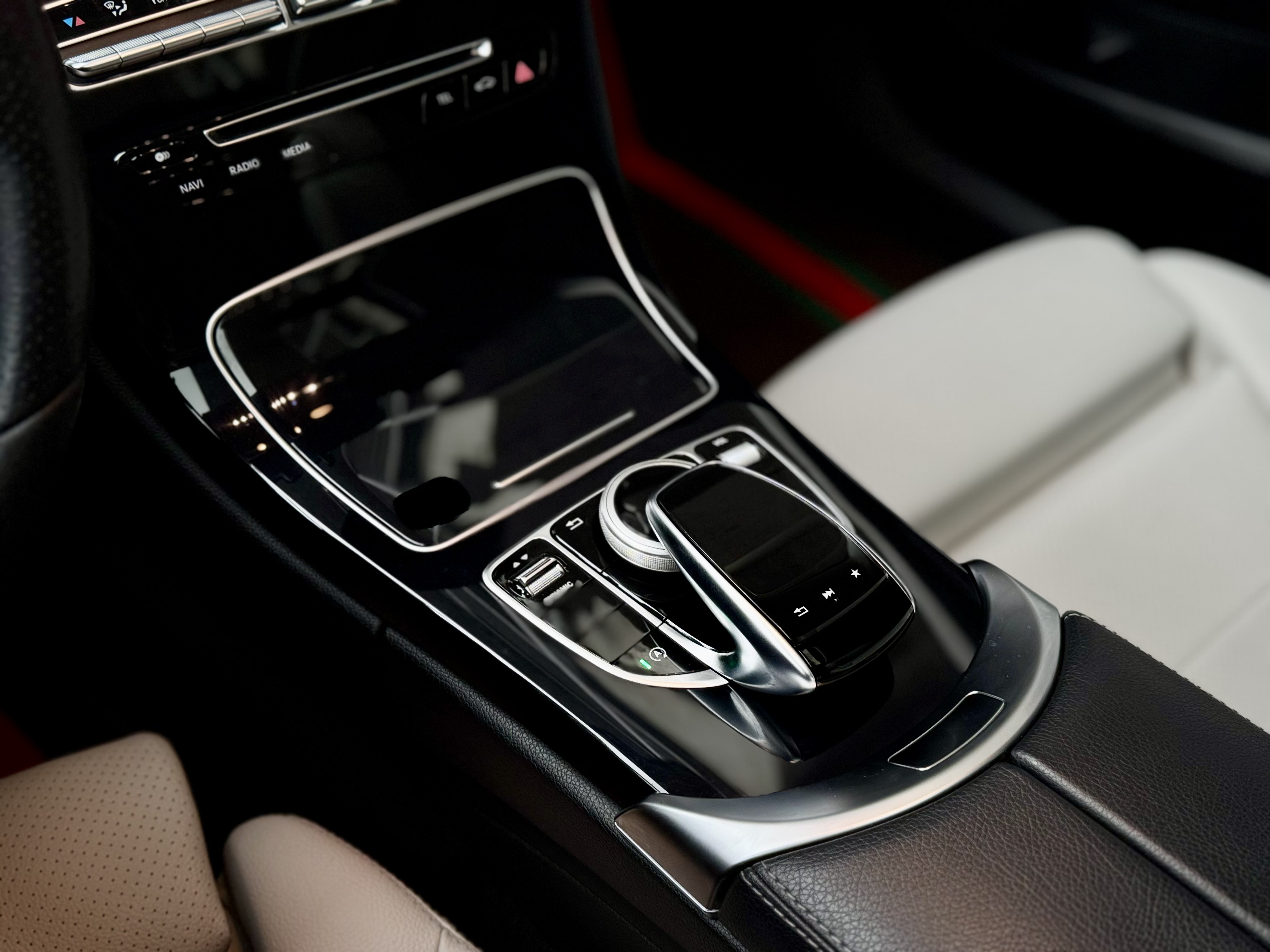 Mercedes-Benz-6