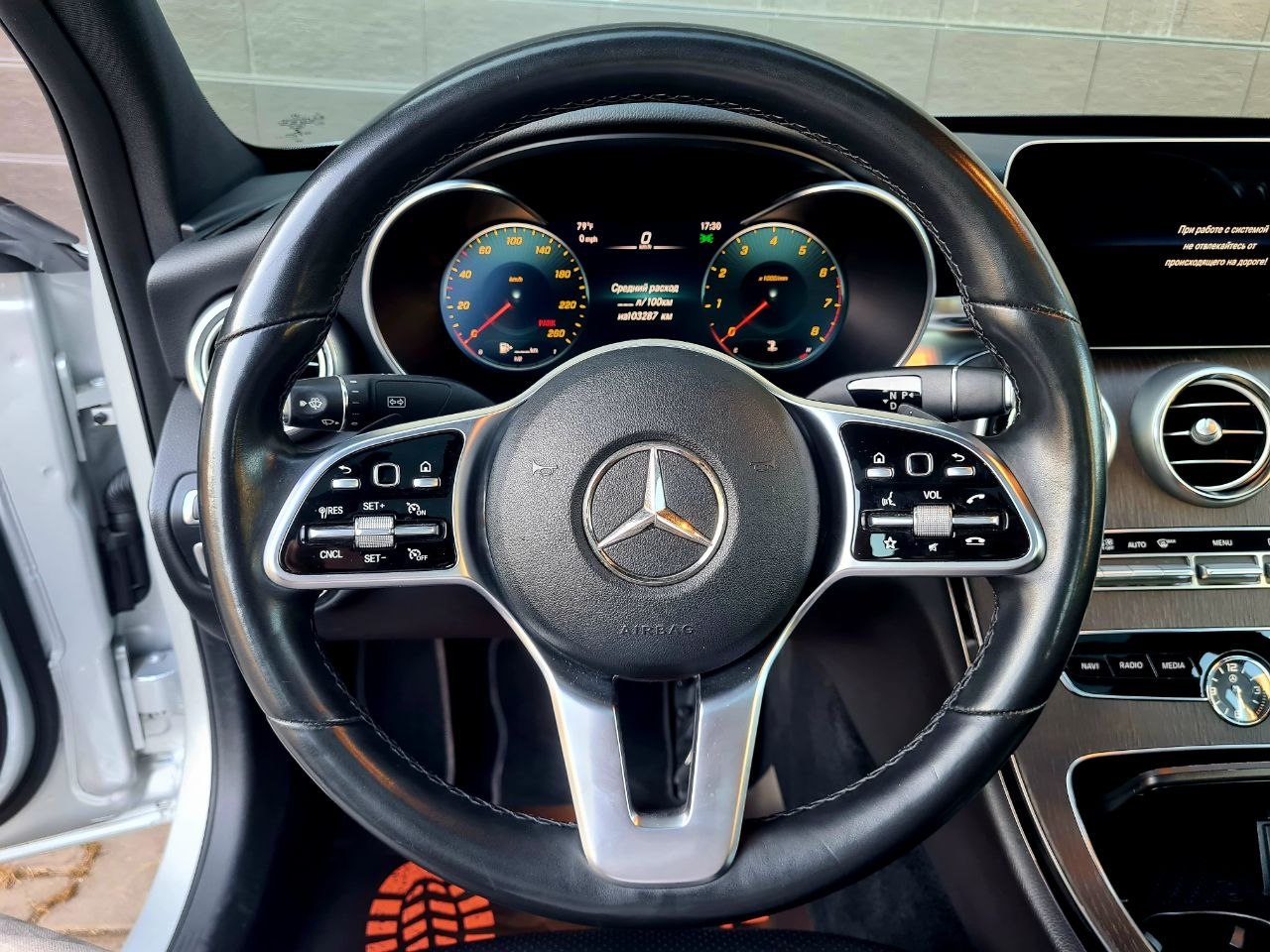 Mercedes-Benz-1