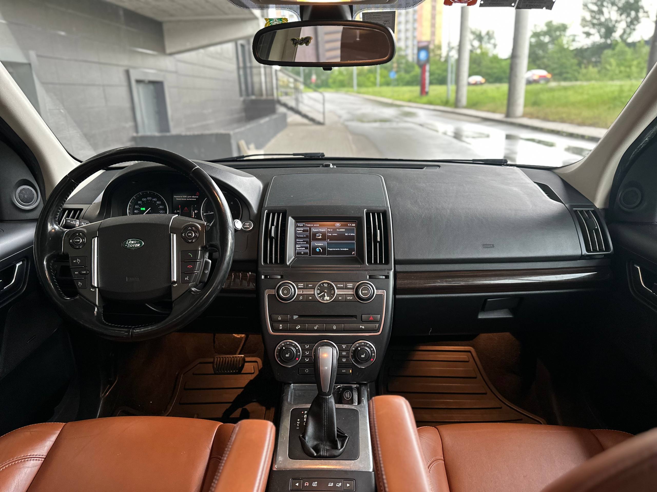 Land Rover-11