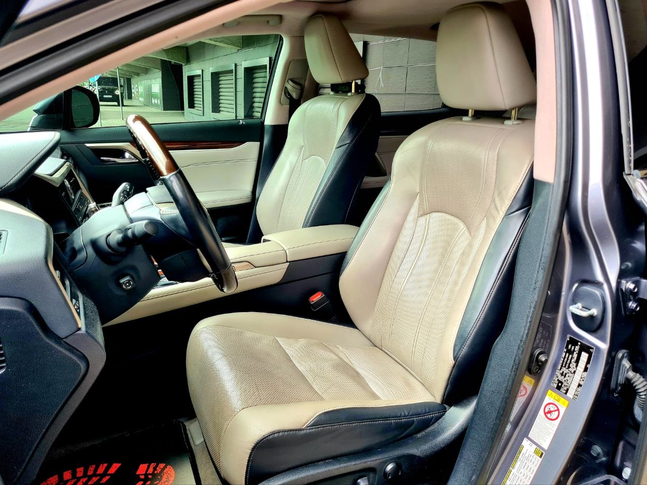 Lexus-22