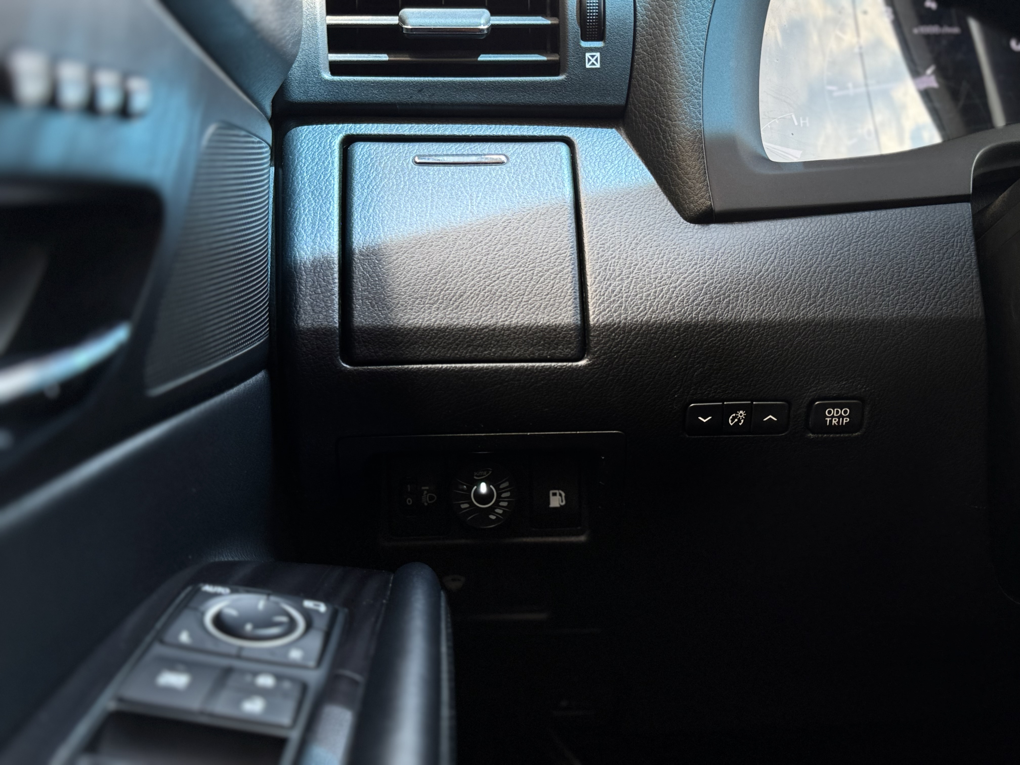 Lexus-6