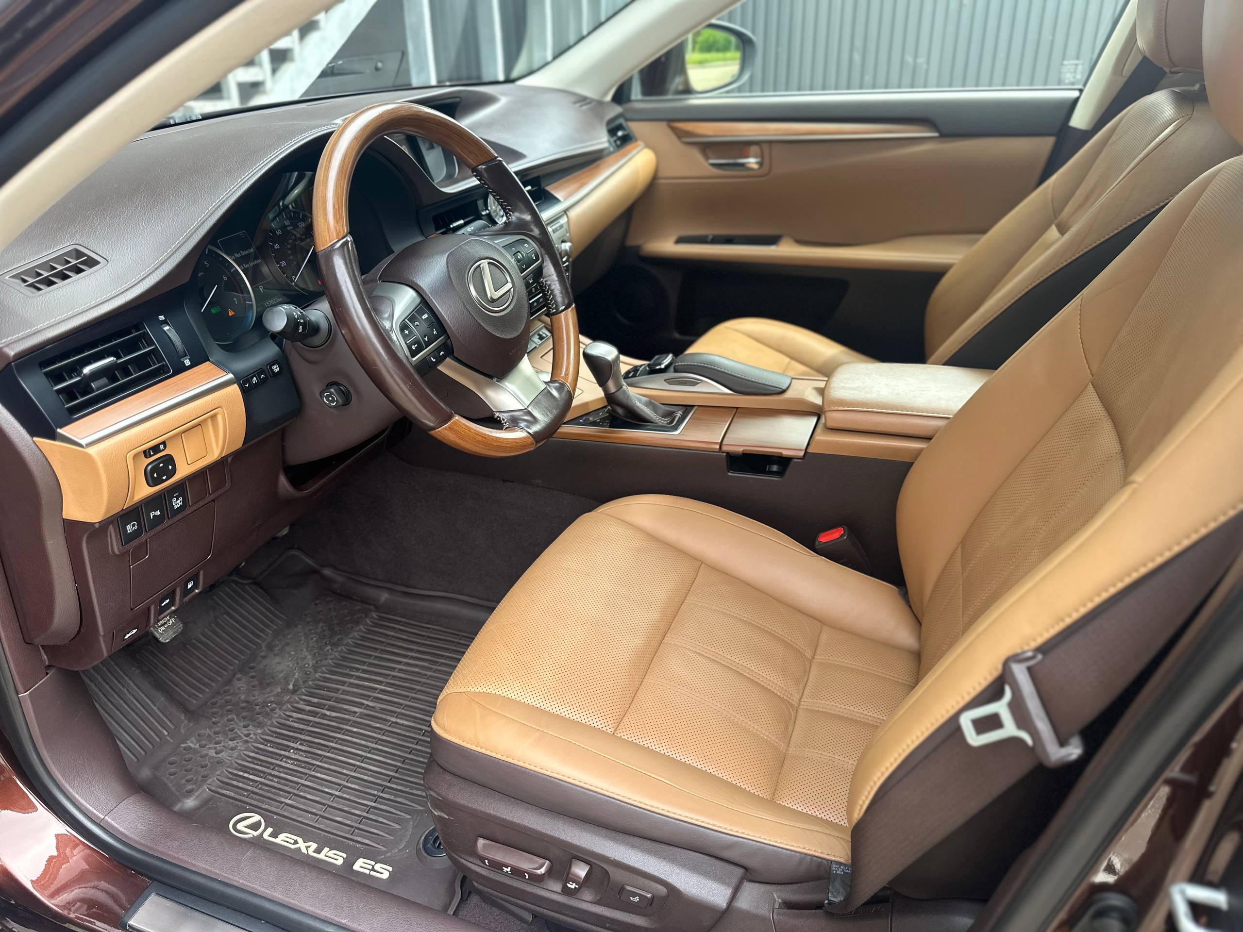 Lexus-19