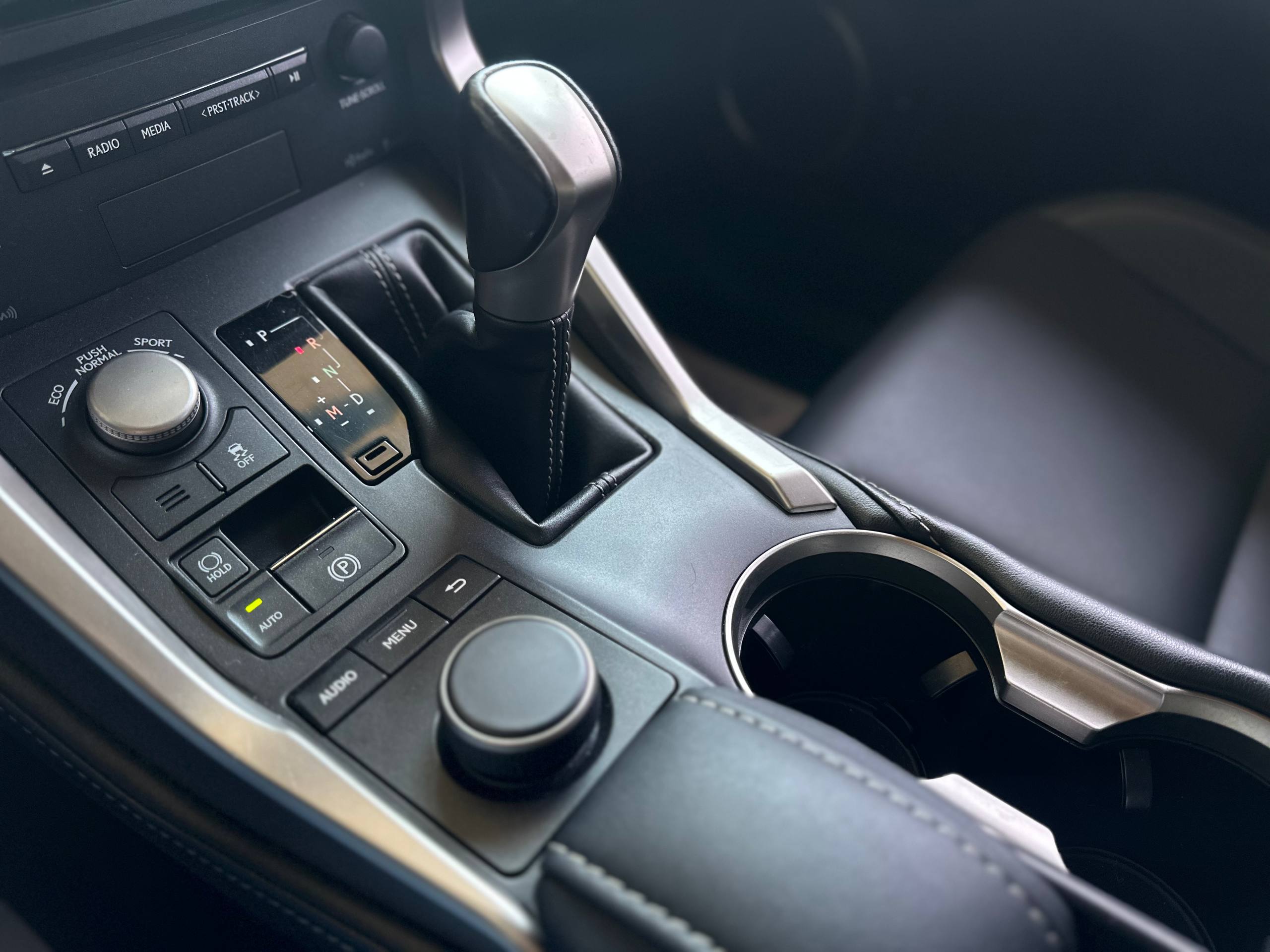 Lexus-13