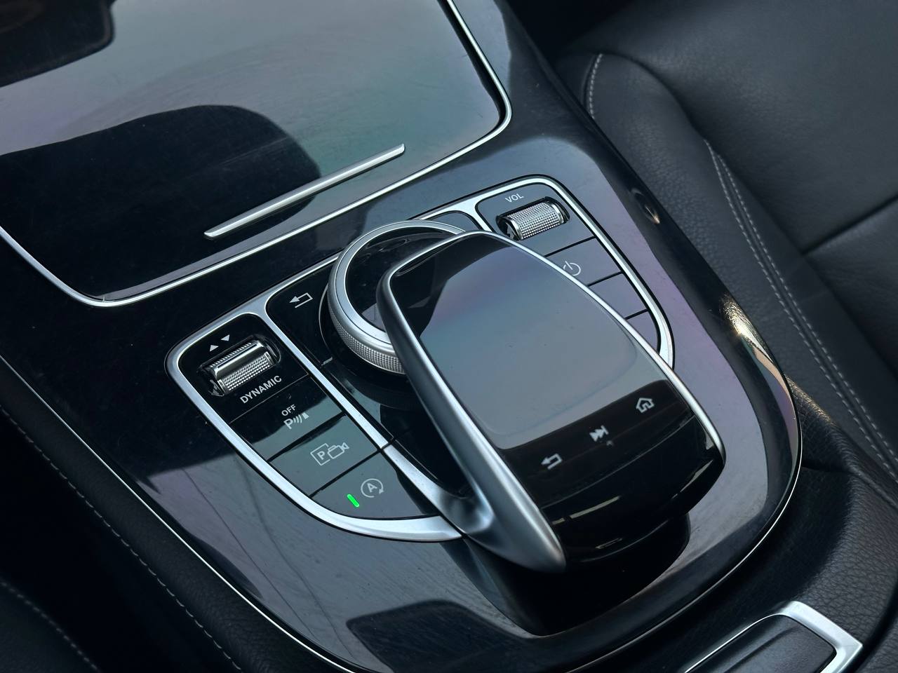 Mercedes-Benz-1