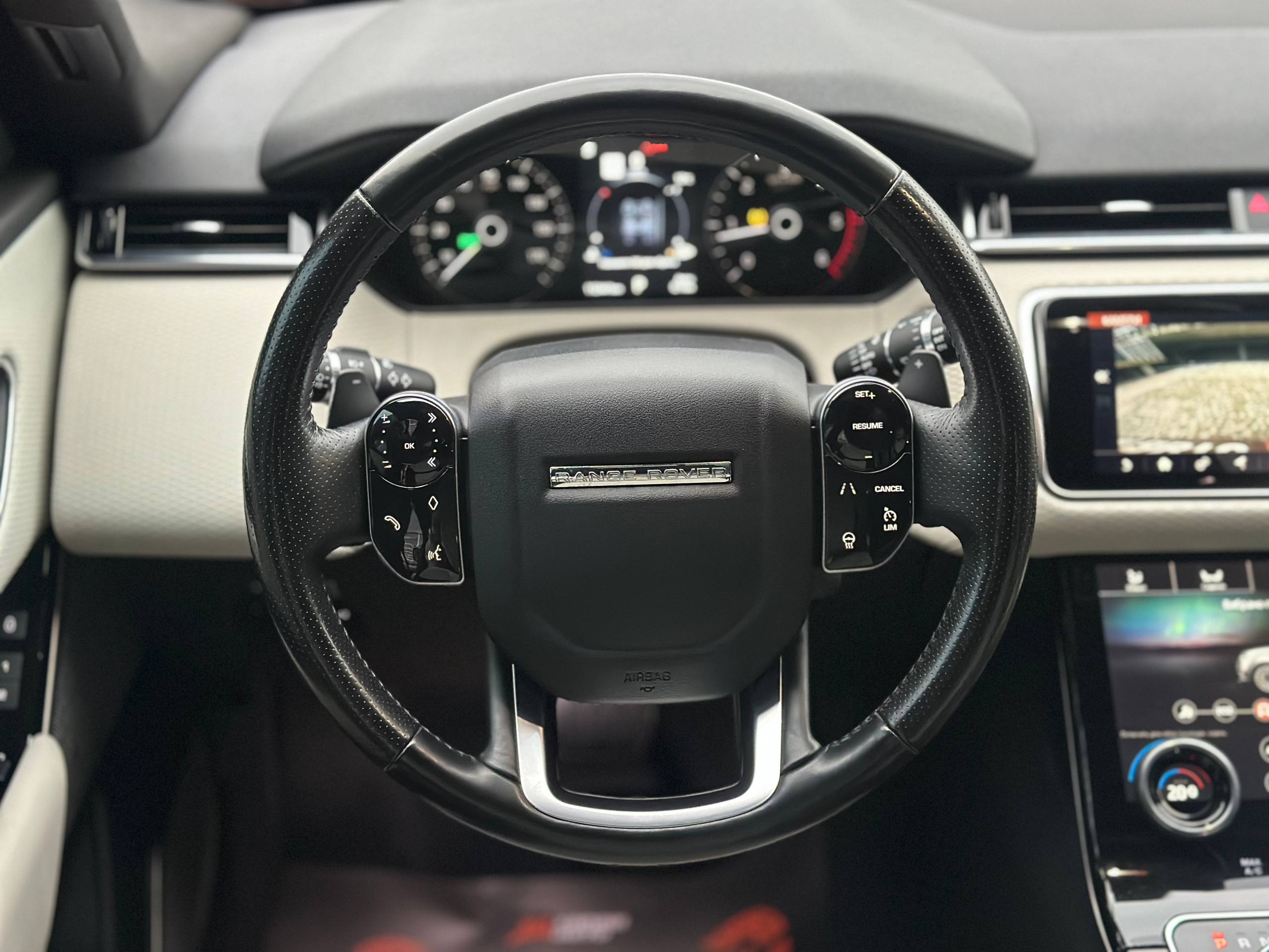 Land Rover-11
