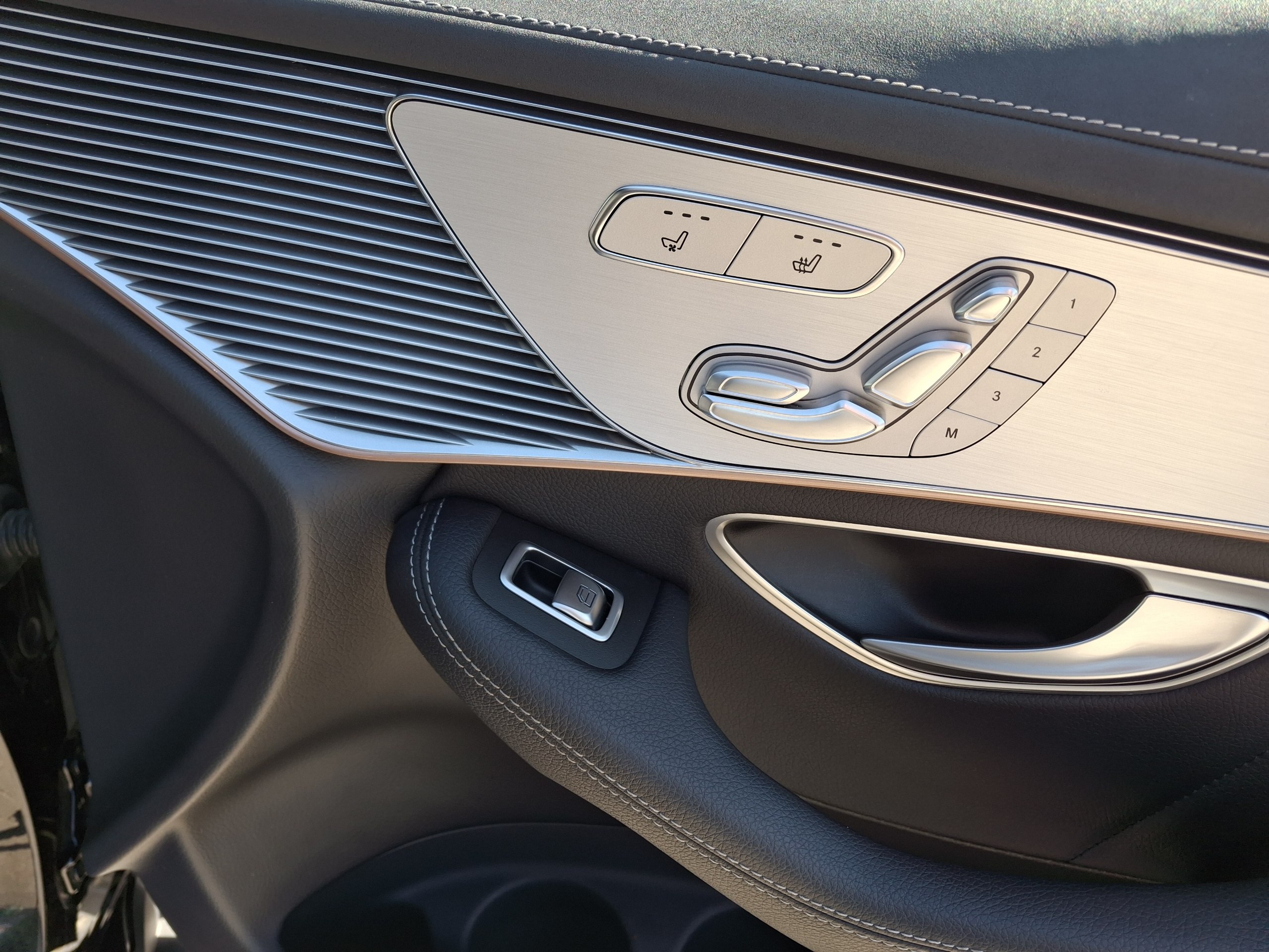 Mercedes-Benz-4