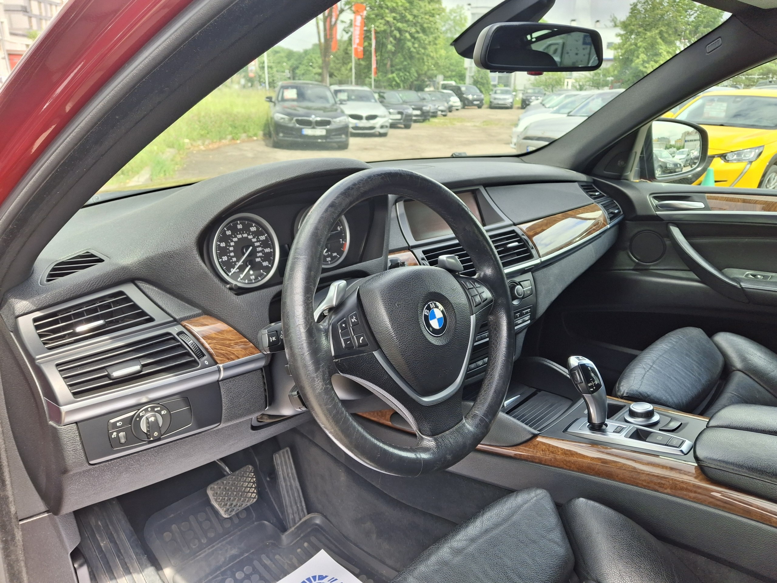 BMW-12
