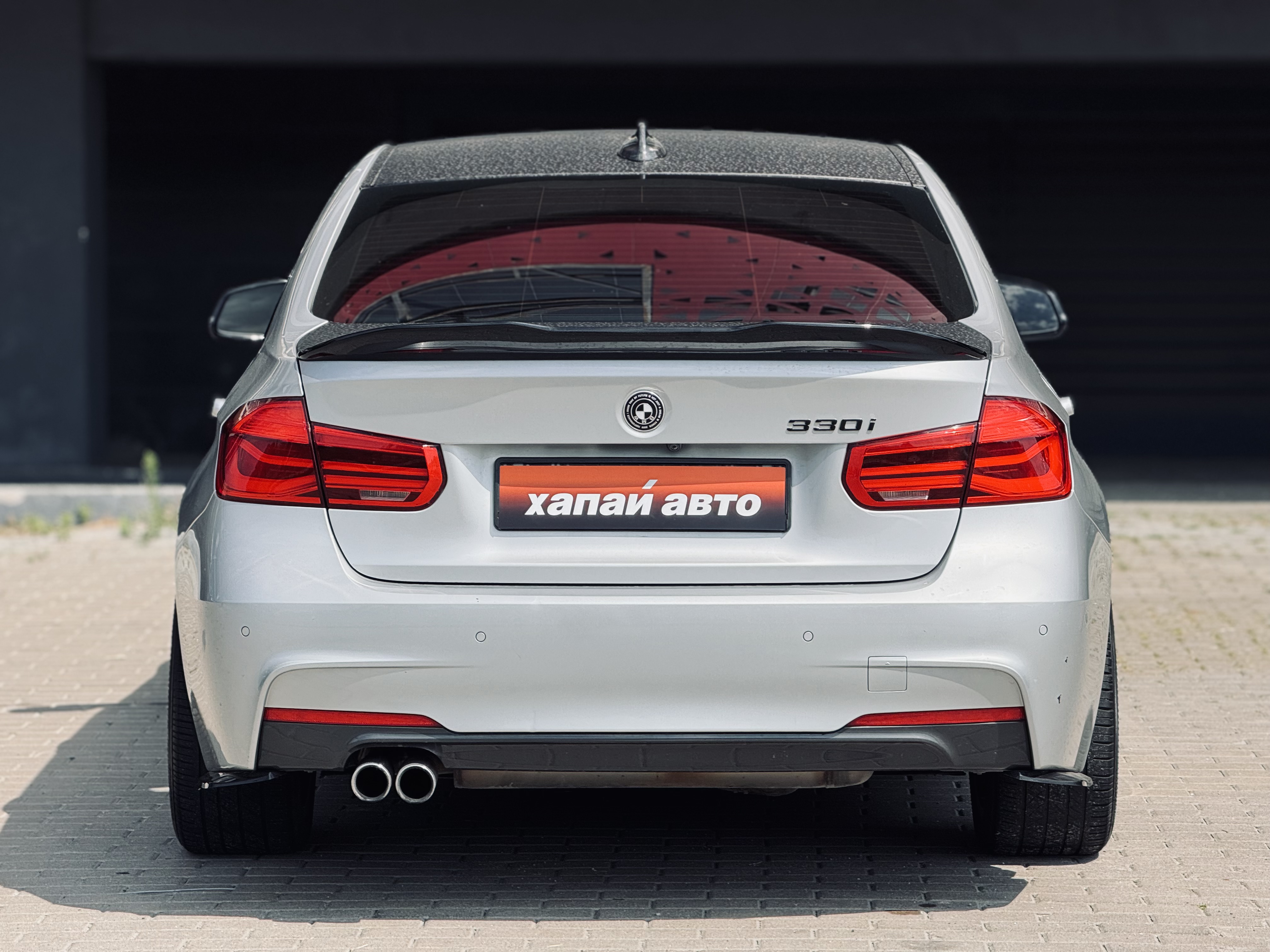 BMW-12