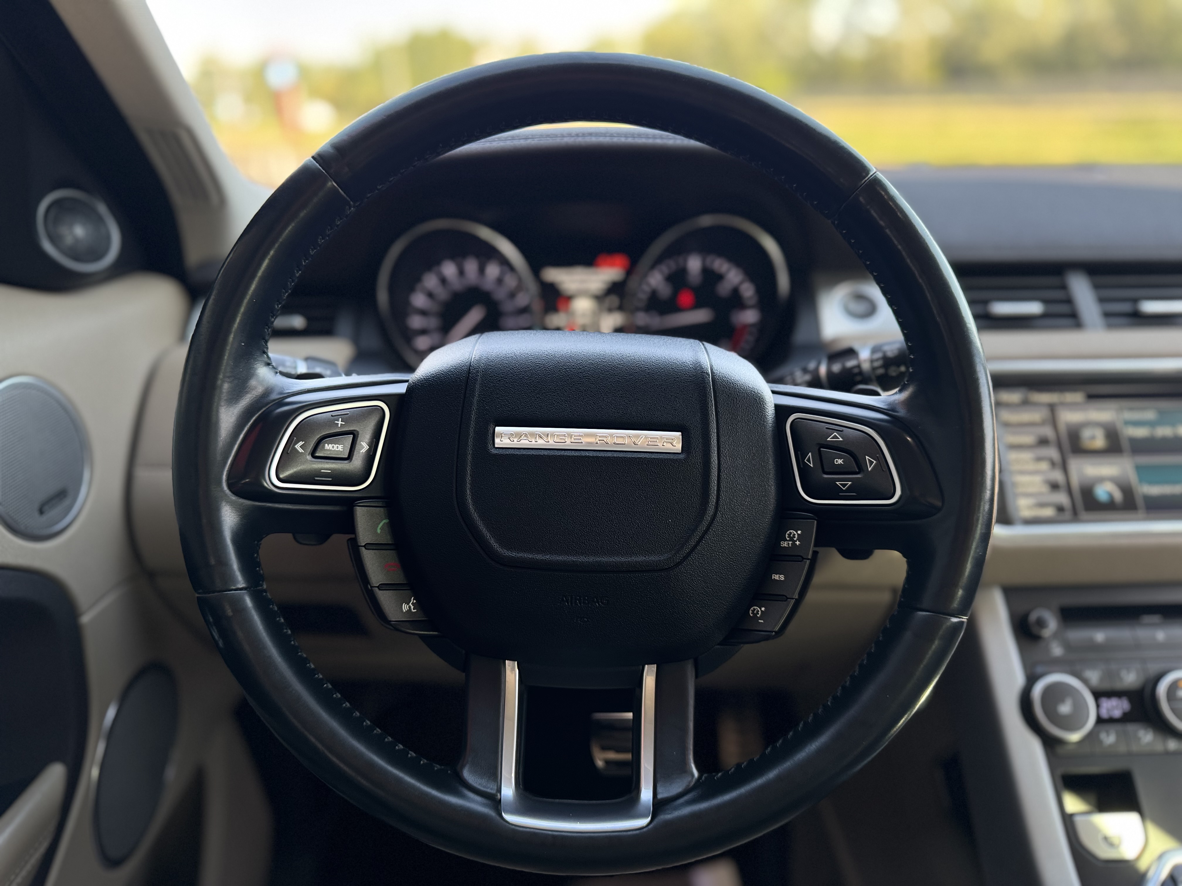 Land Rover-1