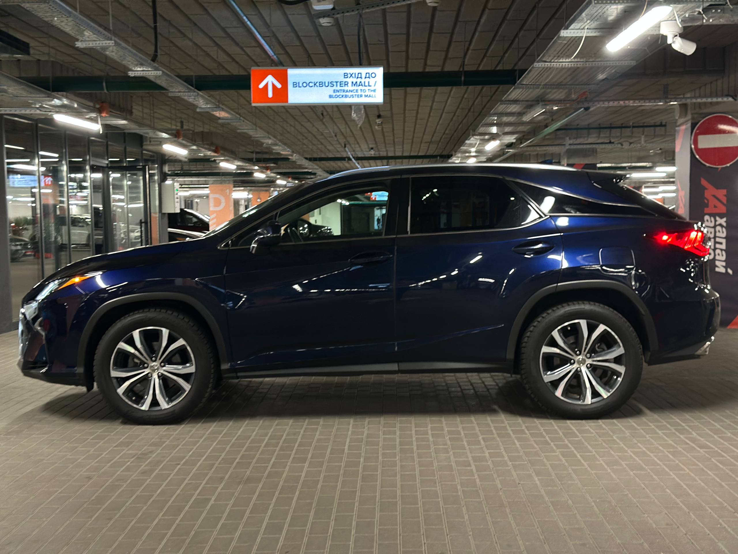 Lexus-18