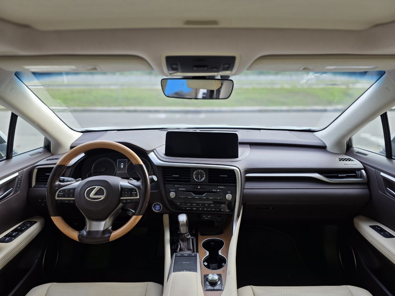 Lexus-12