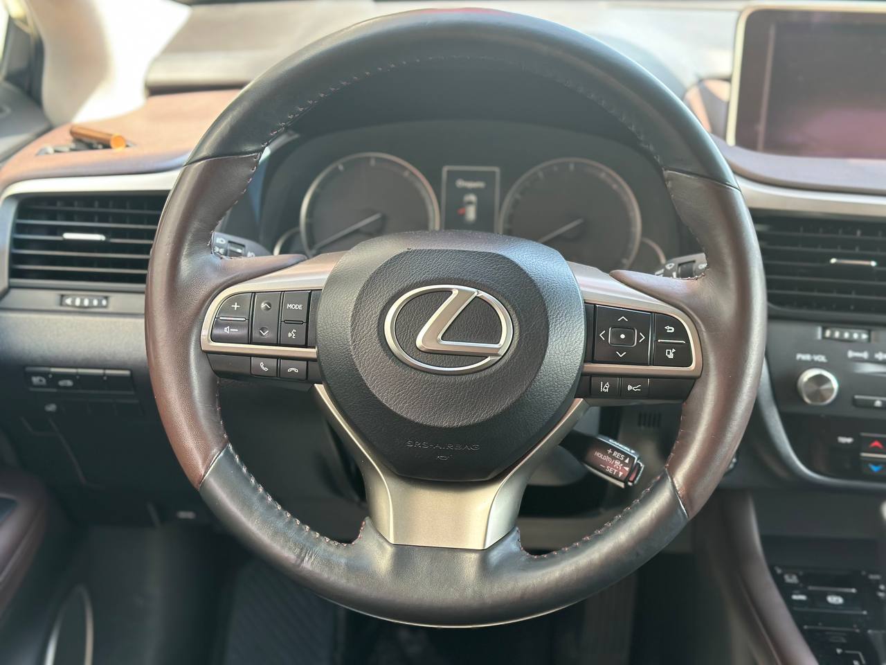 Lexus-7