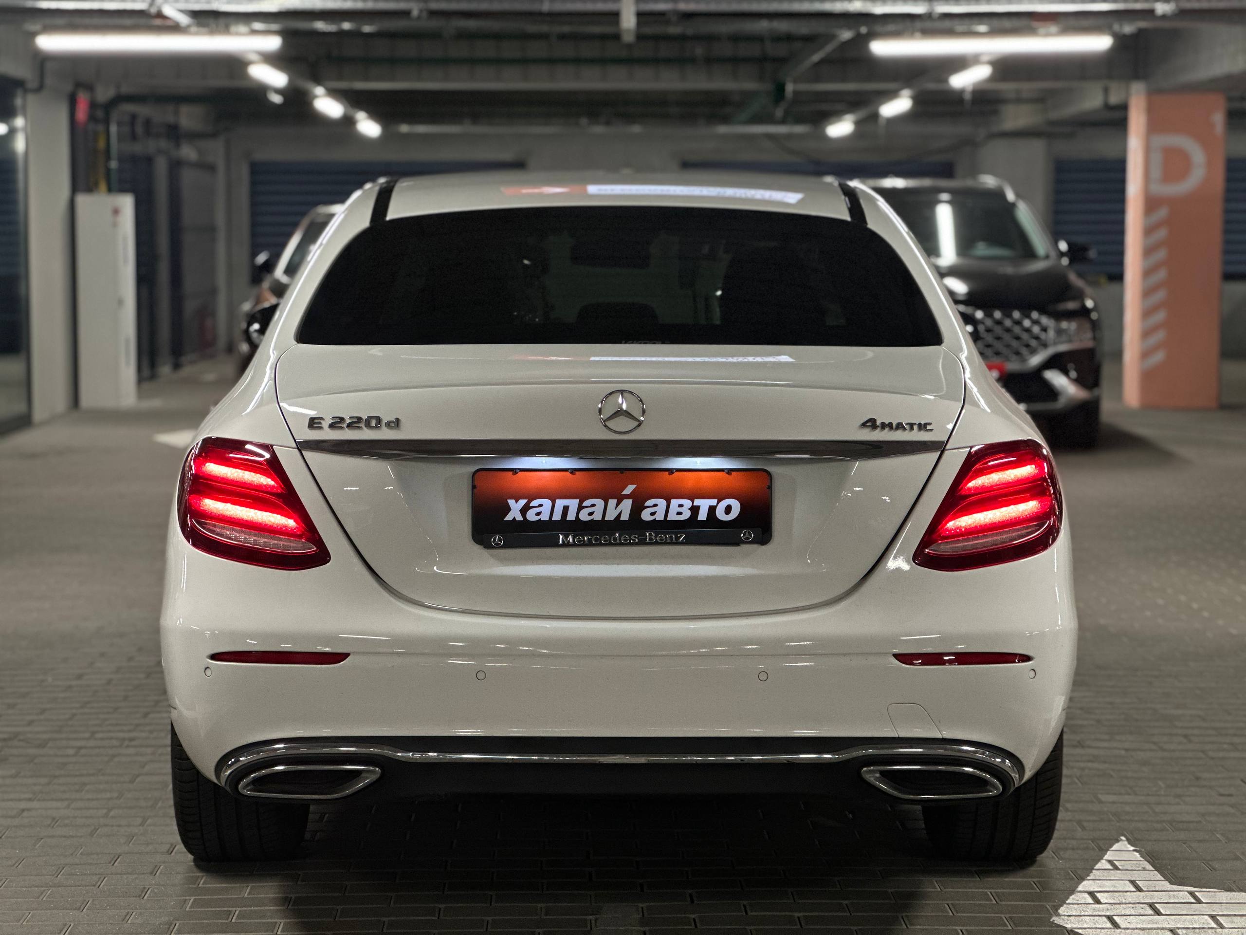 Mercedes-Benz-8