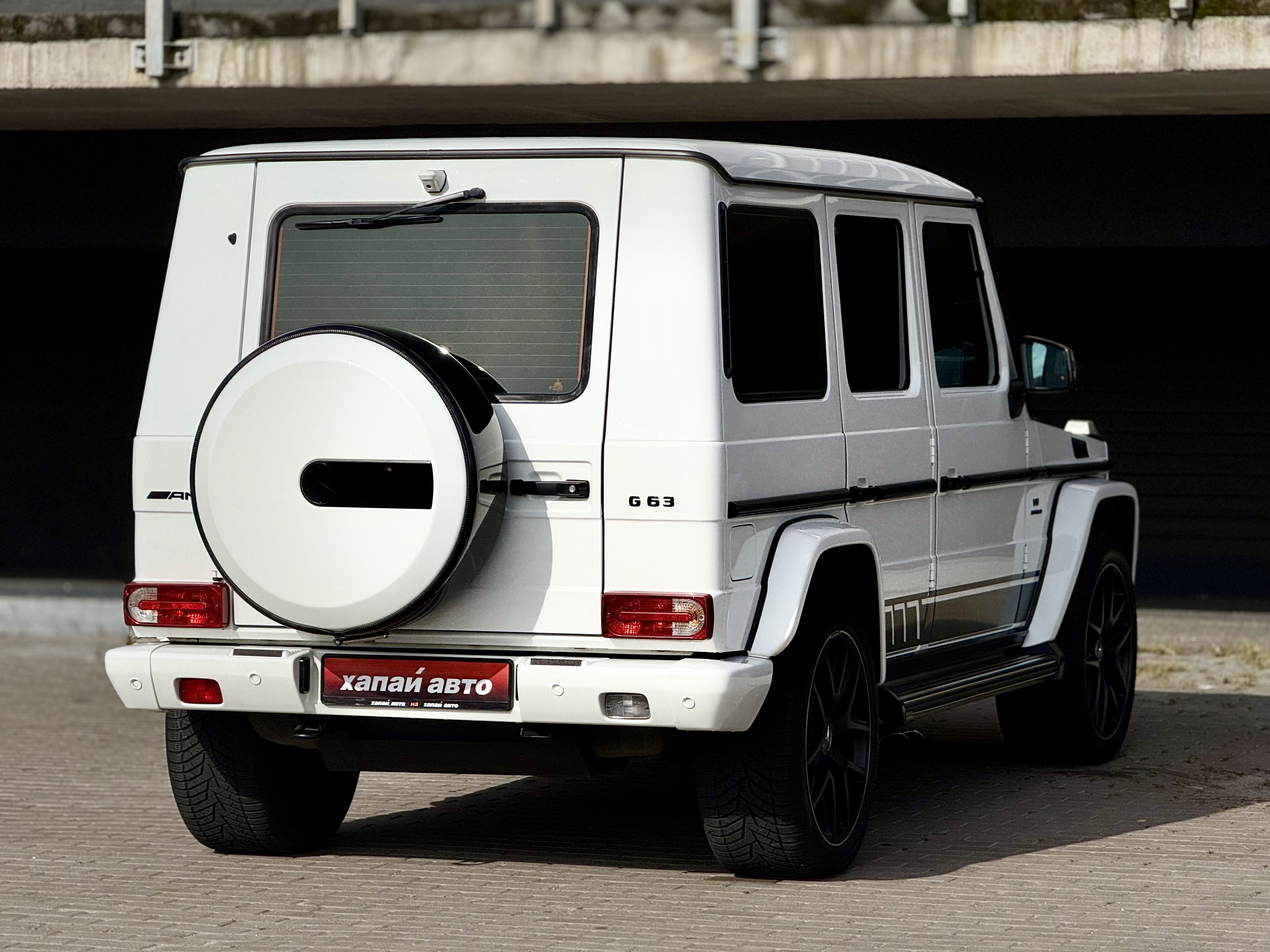 Mercedes-Benz-12