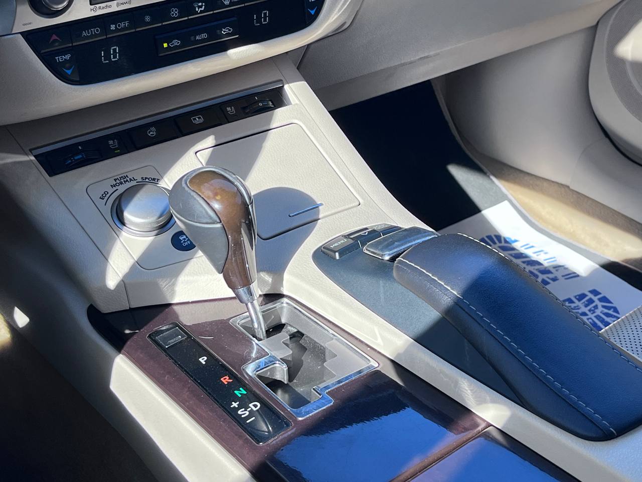 Lexus-10
