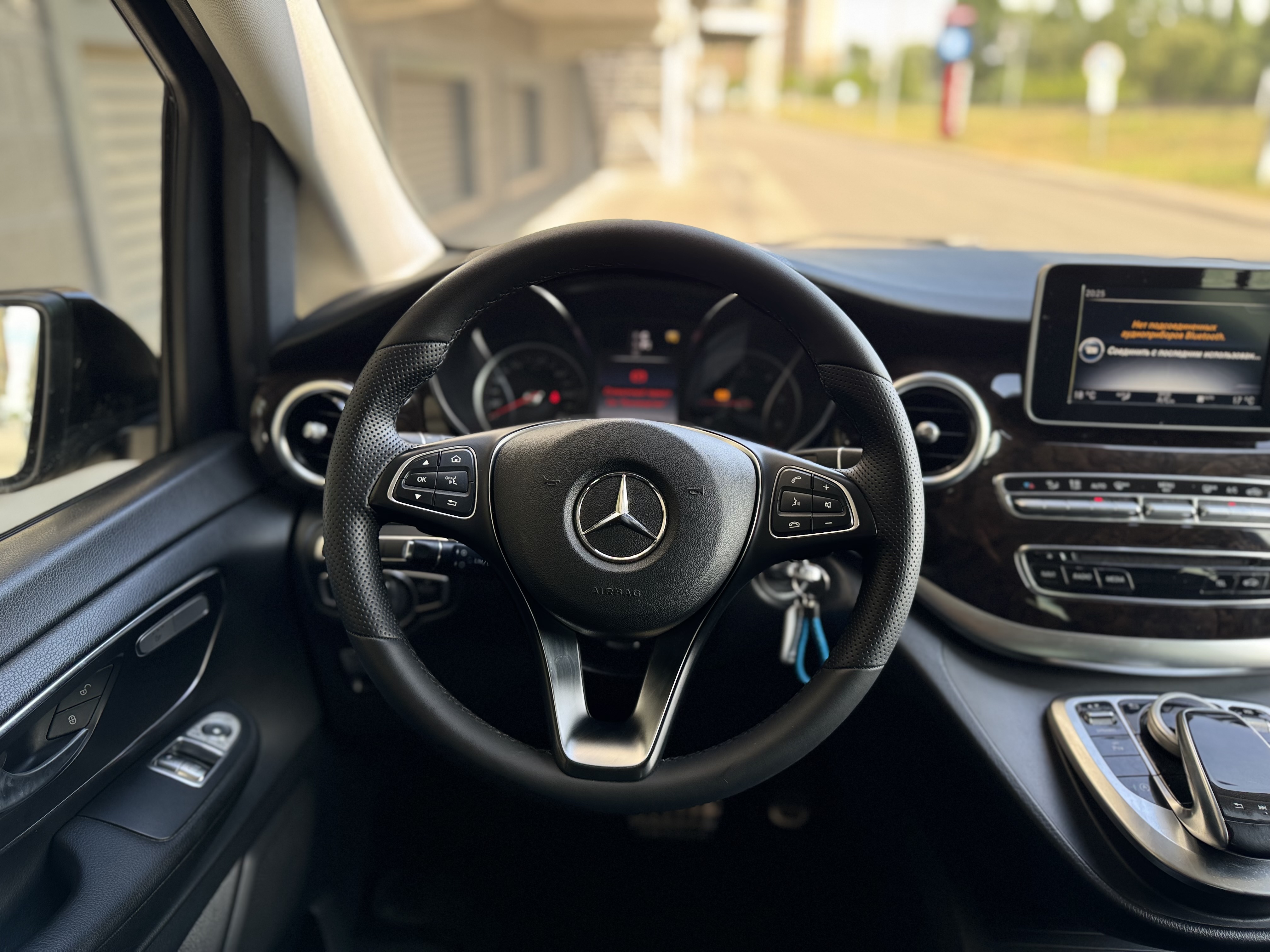Mercedes-Benz-4