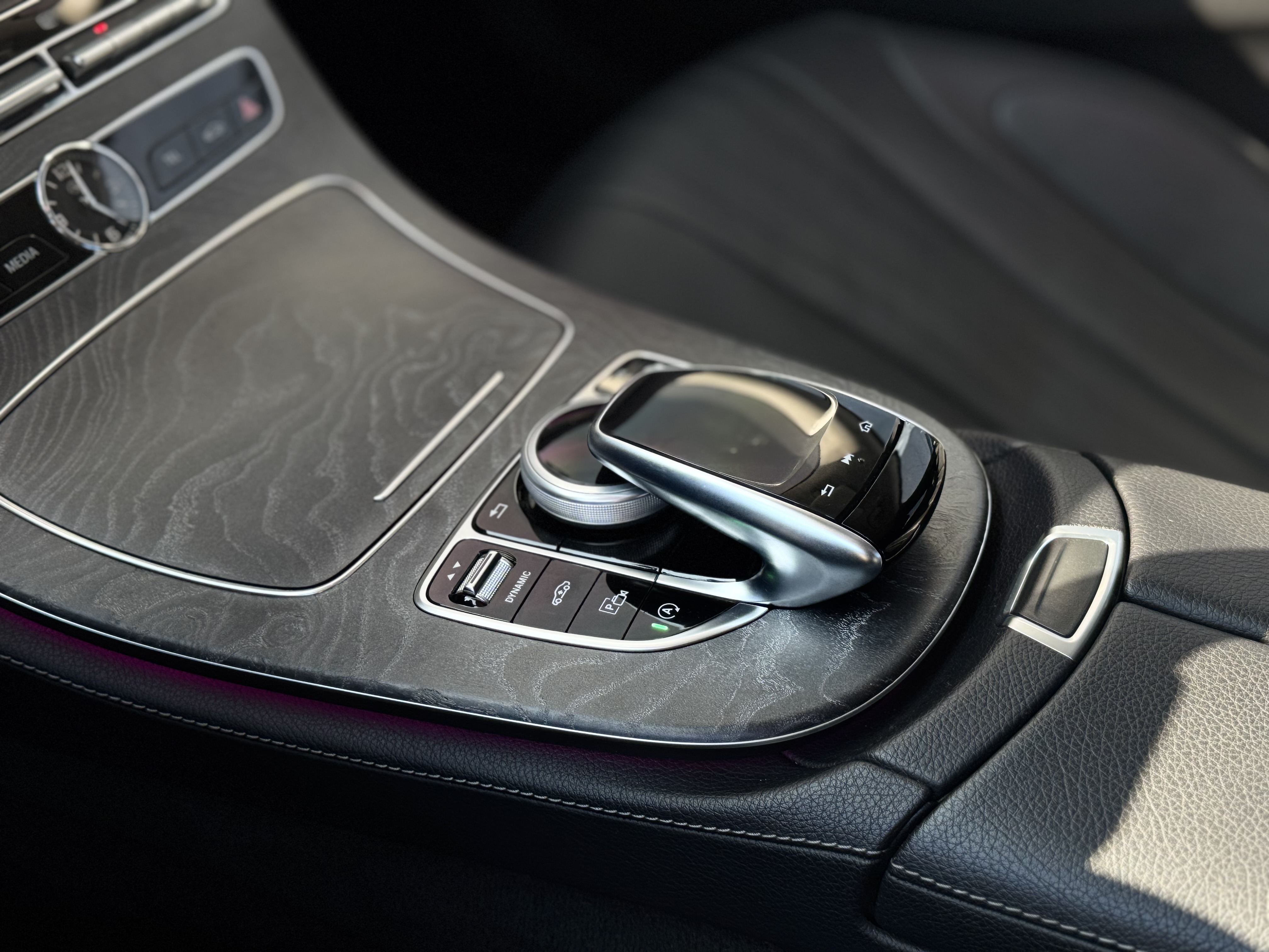 Mercedes-Benz-9