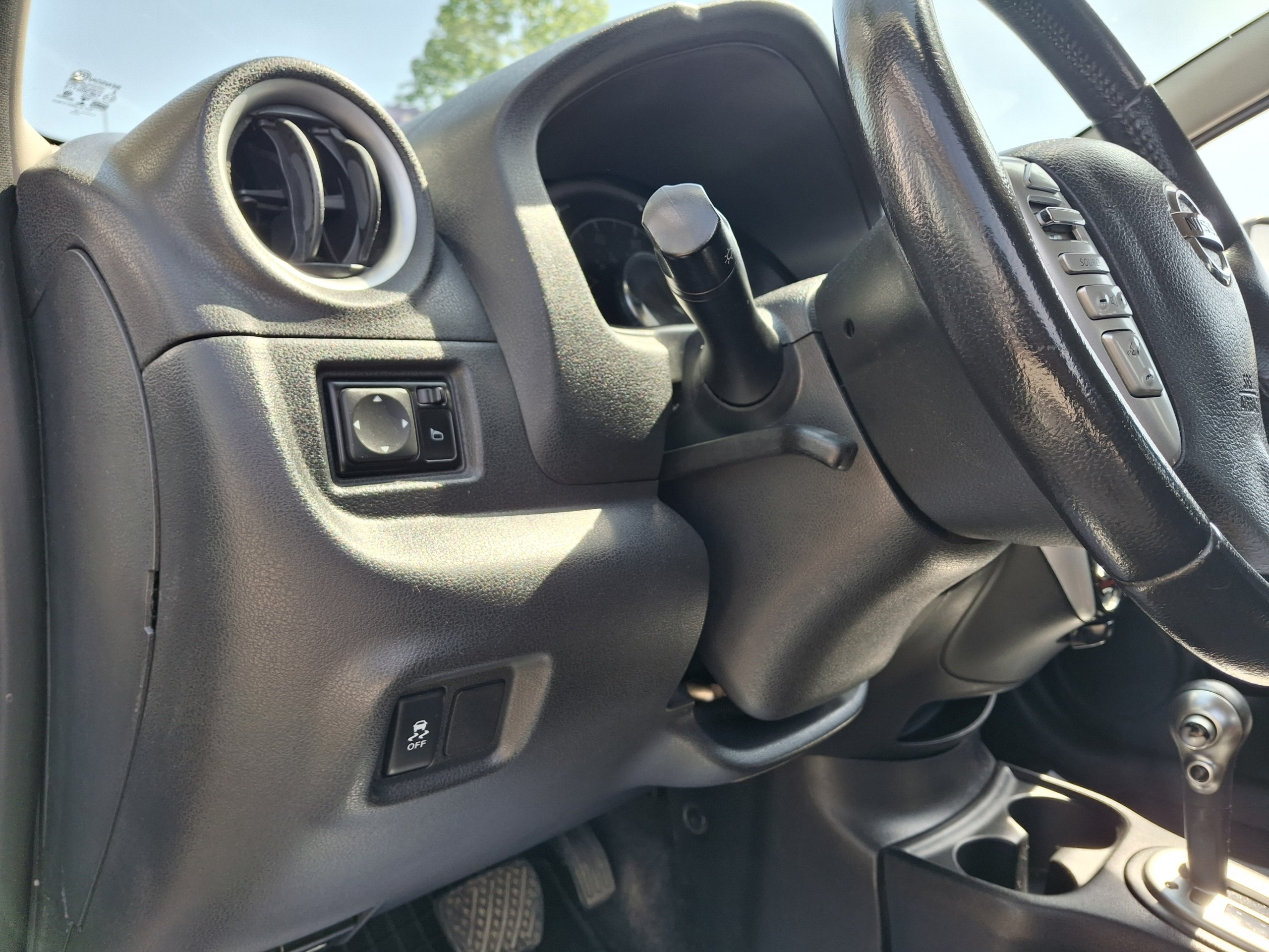 Nissan-12
