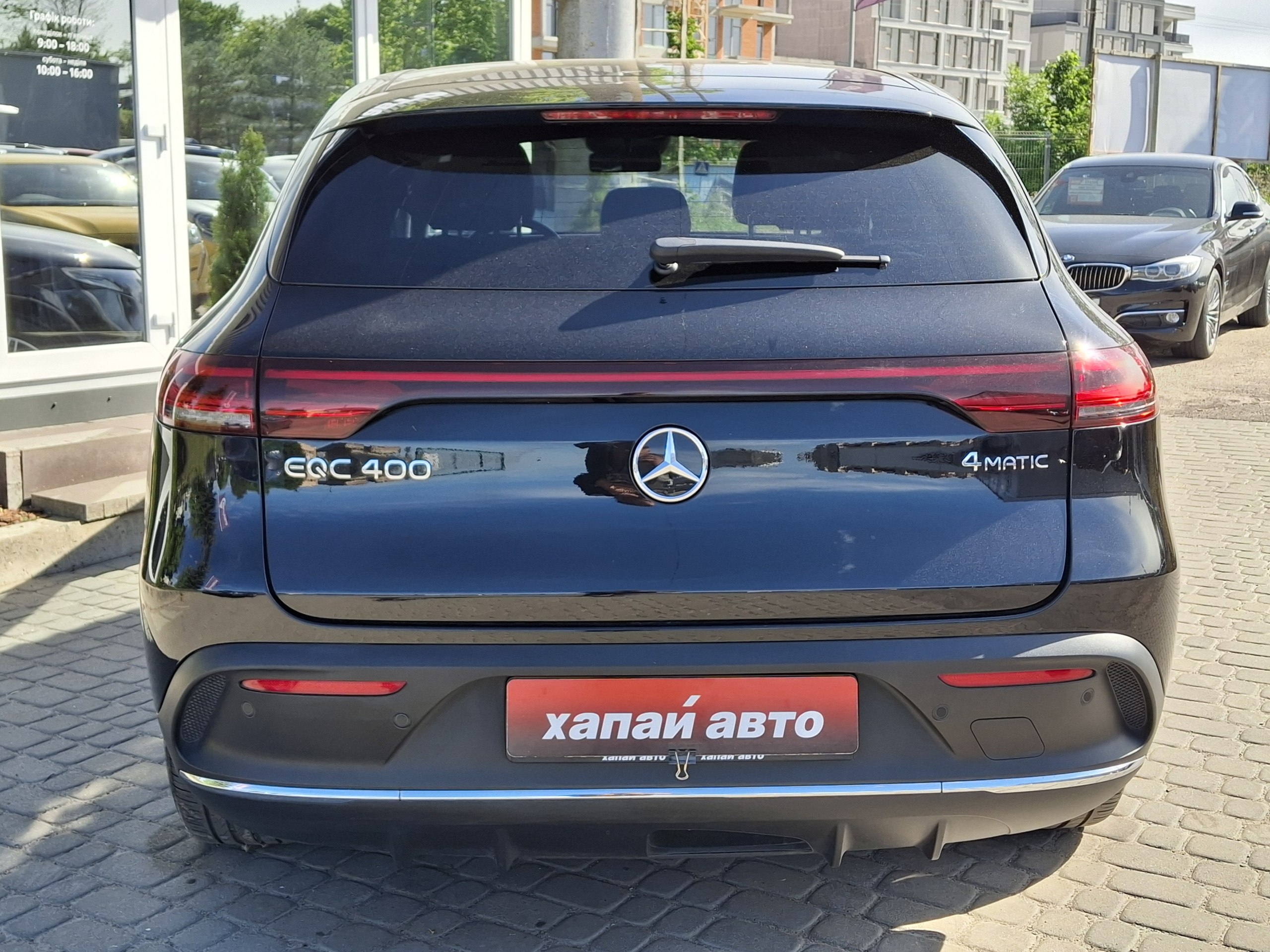 Mercedes-Benz-8