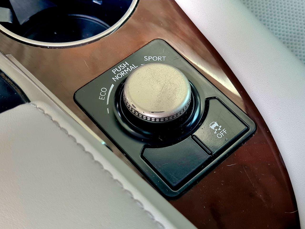 Lexus-5