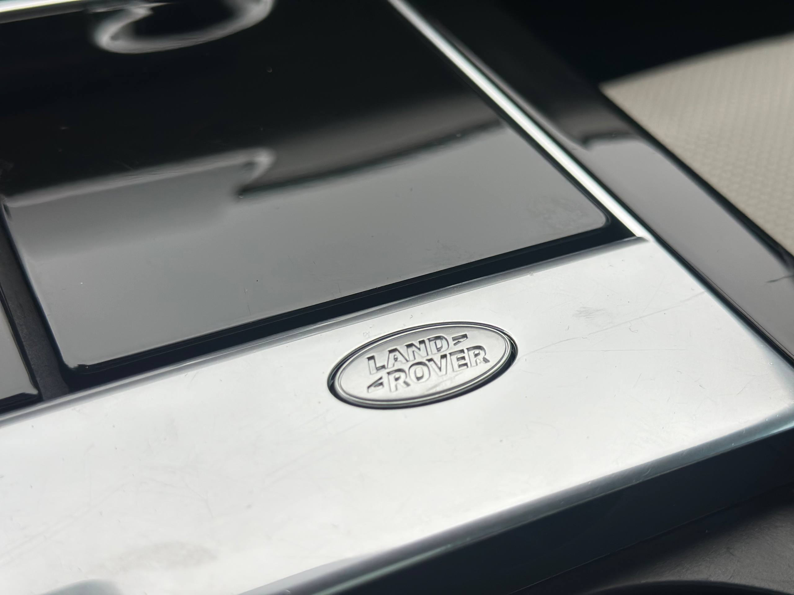 Land Rover-16