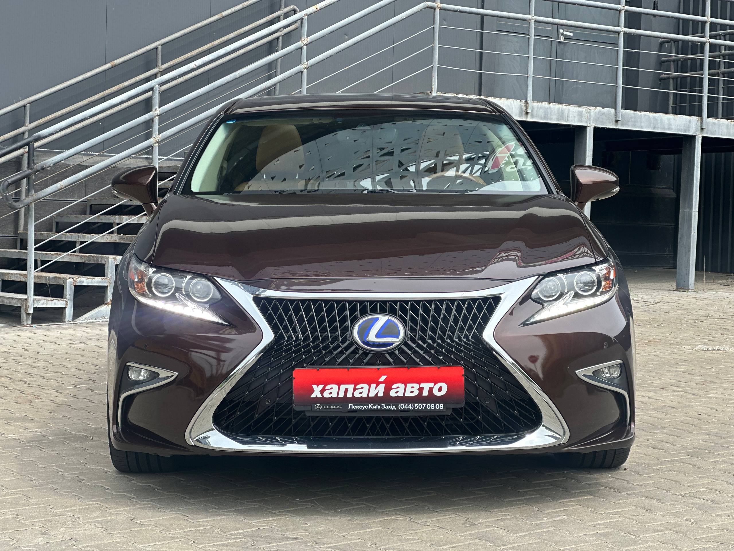 Lexus-18