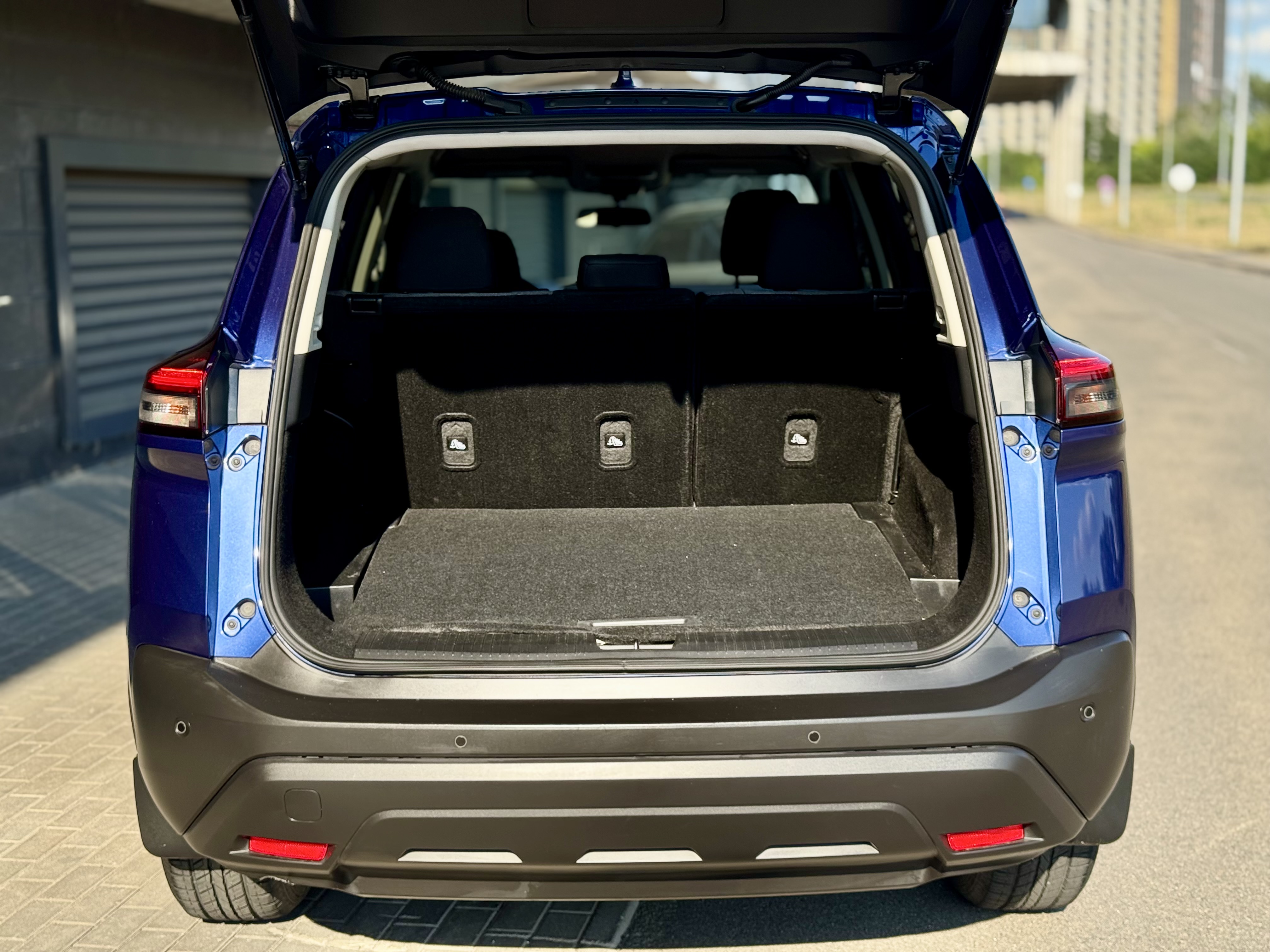 Nissan-2