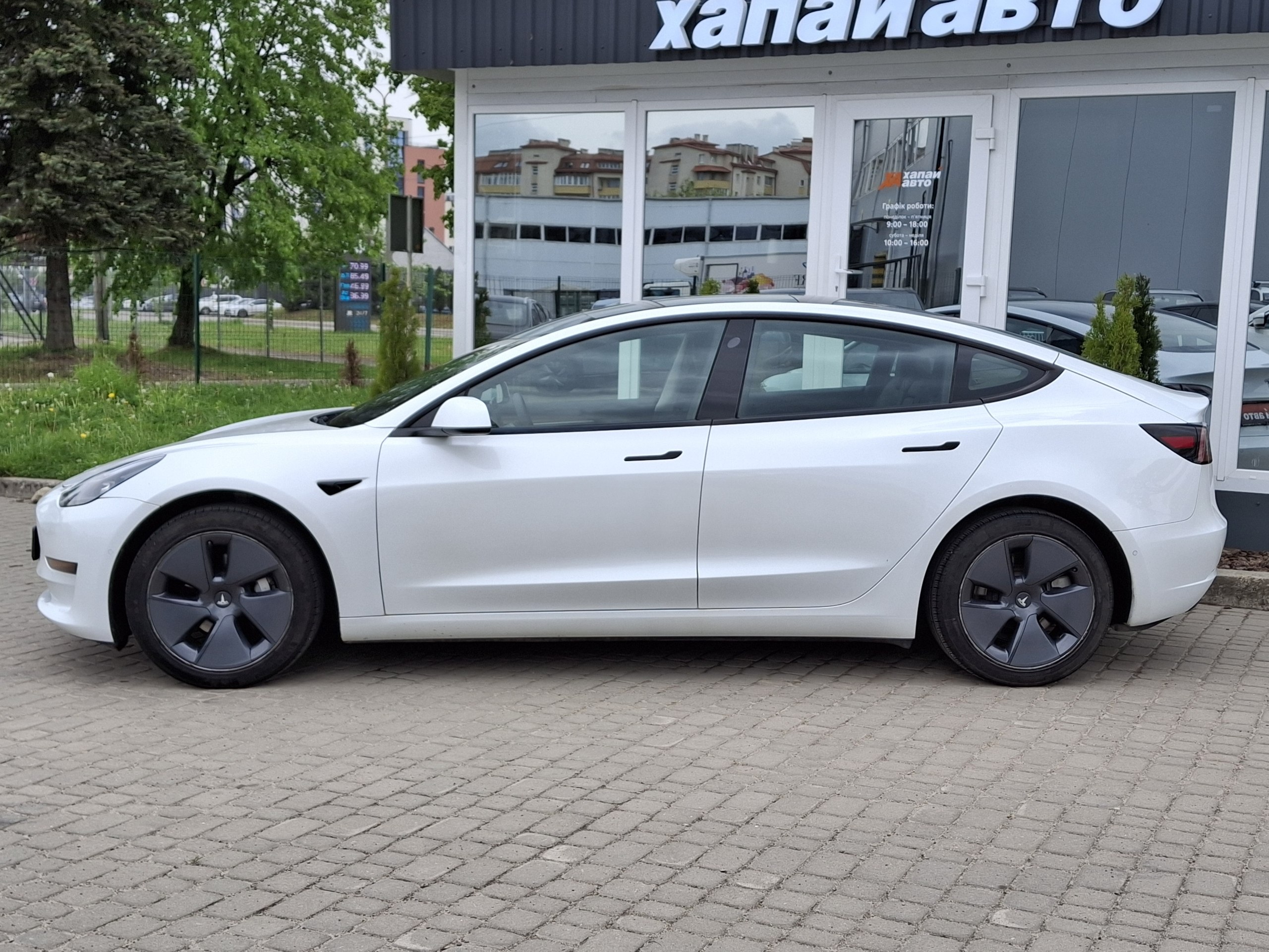 Tesla-12