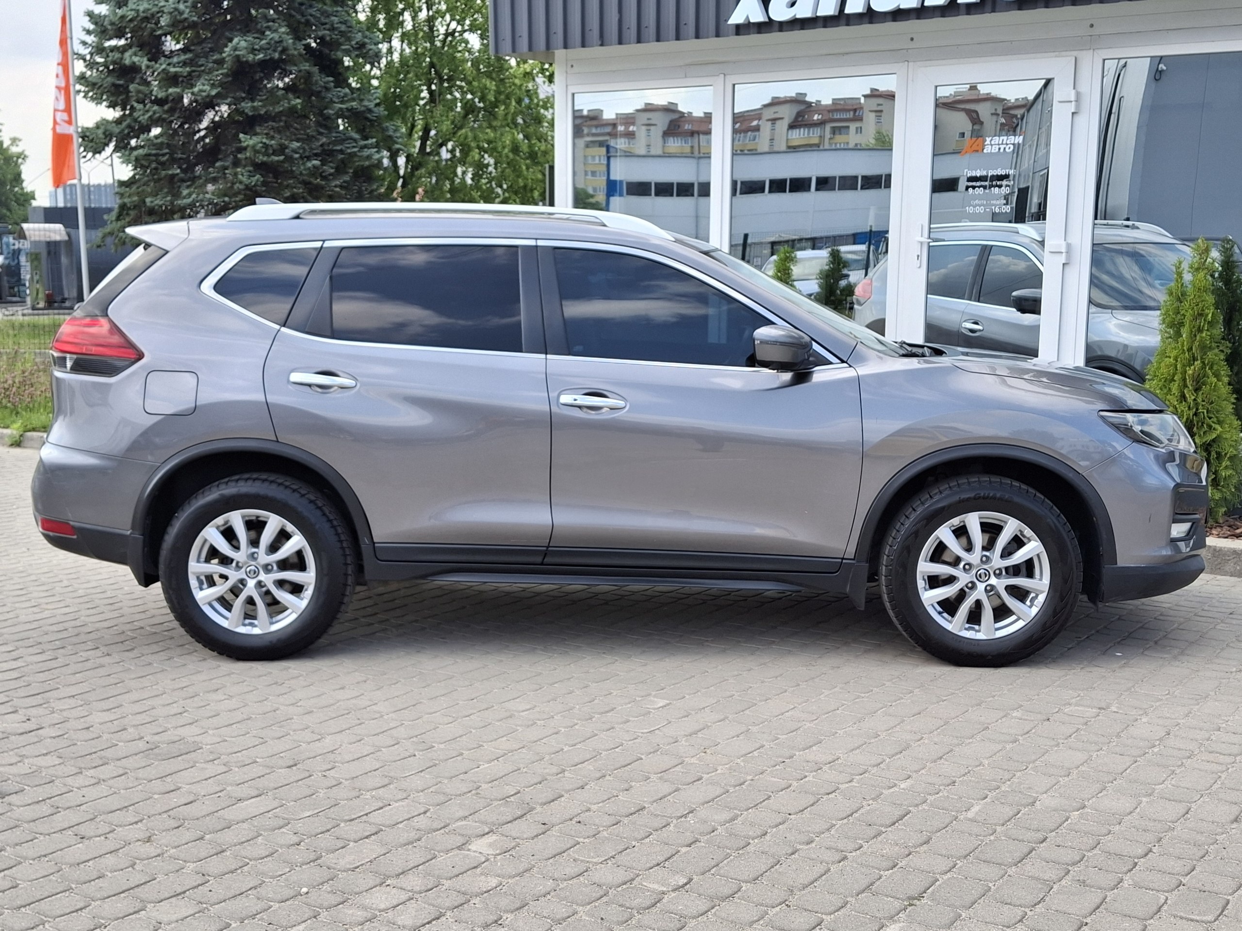 Nissan-13