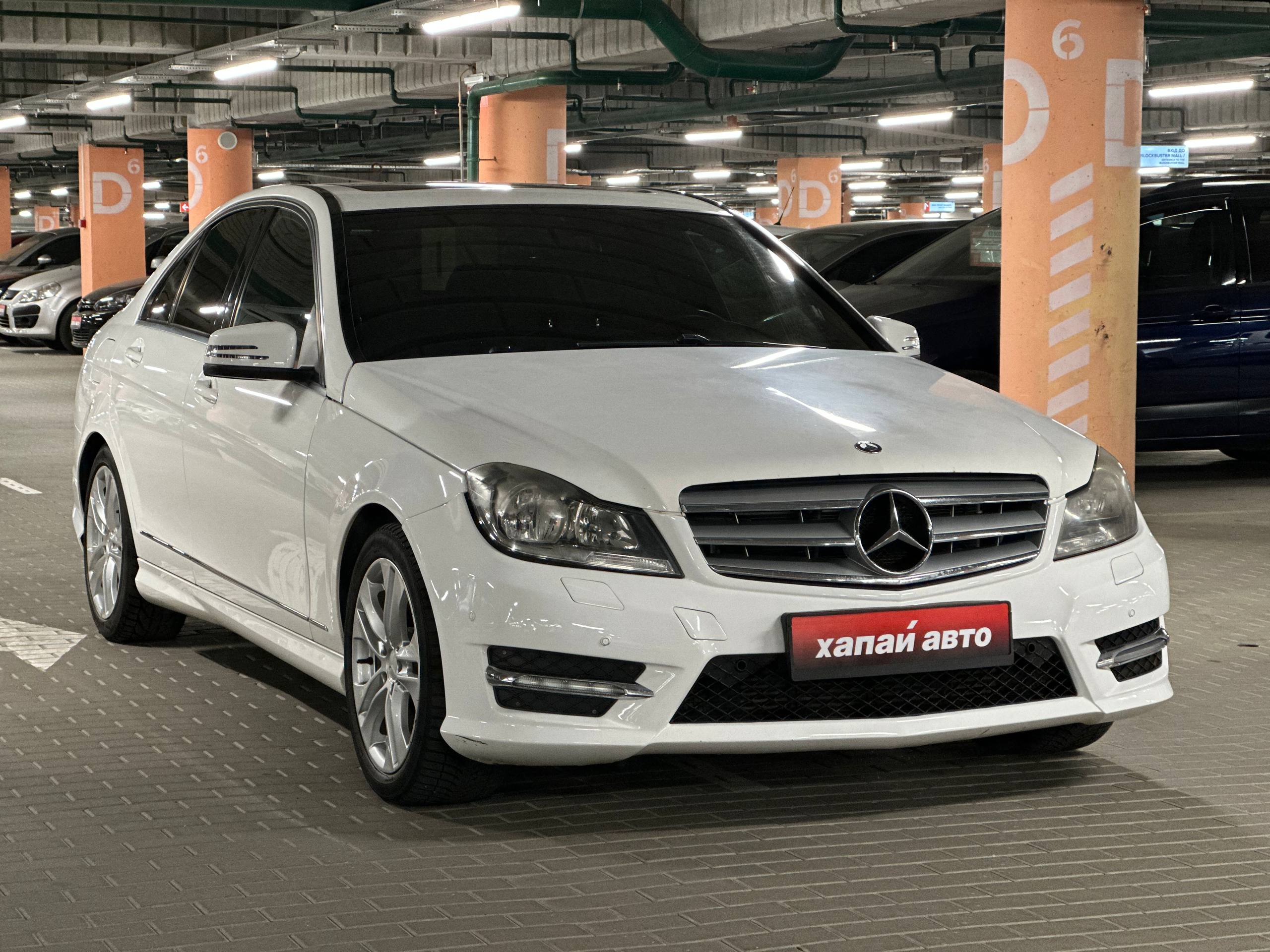 Mercedes-Benz-0