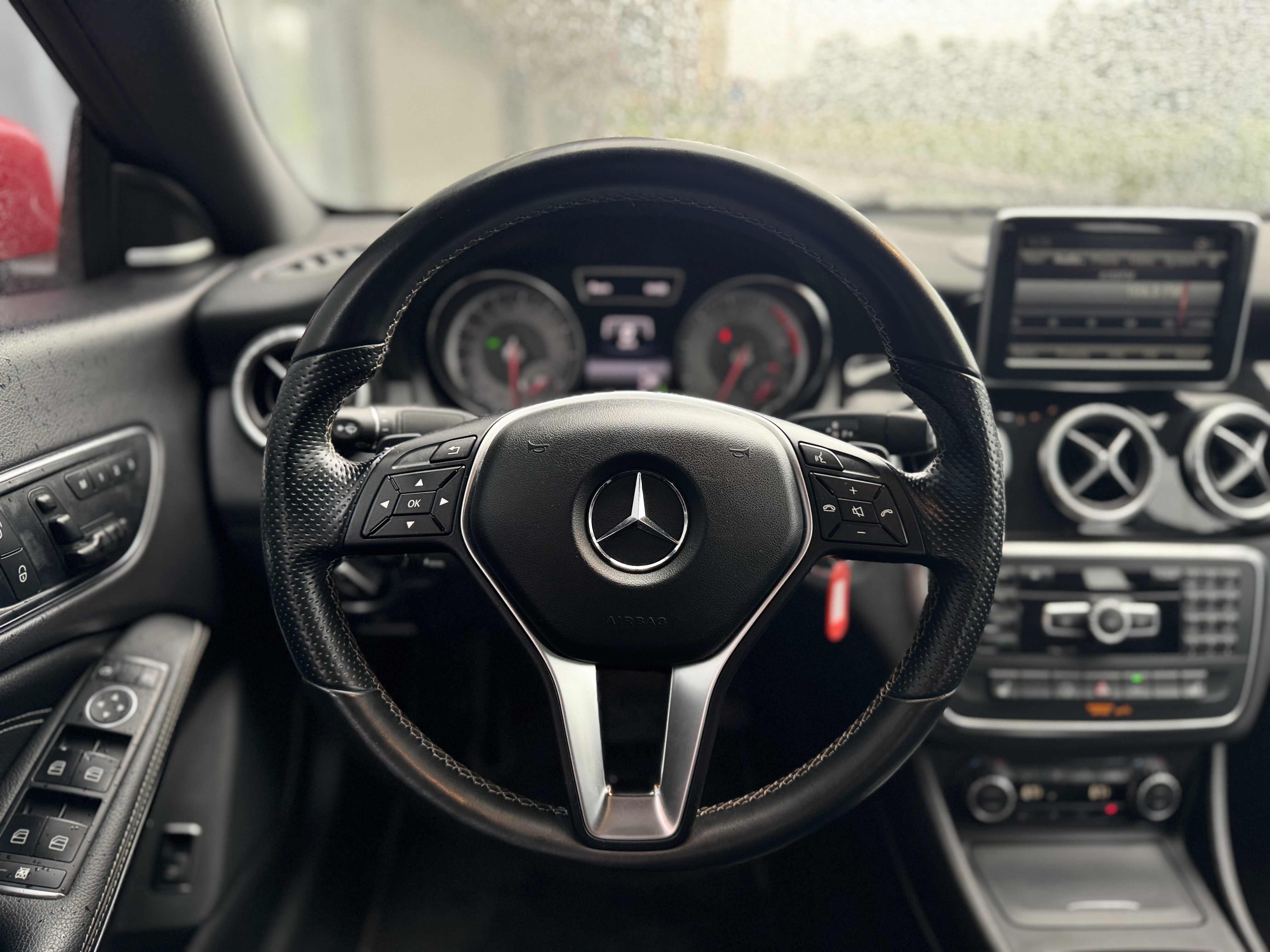 Mercedes-Benz-0