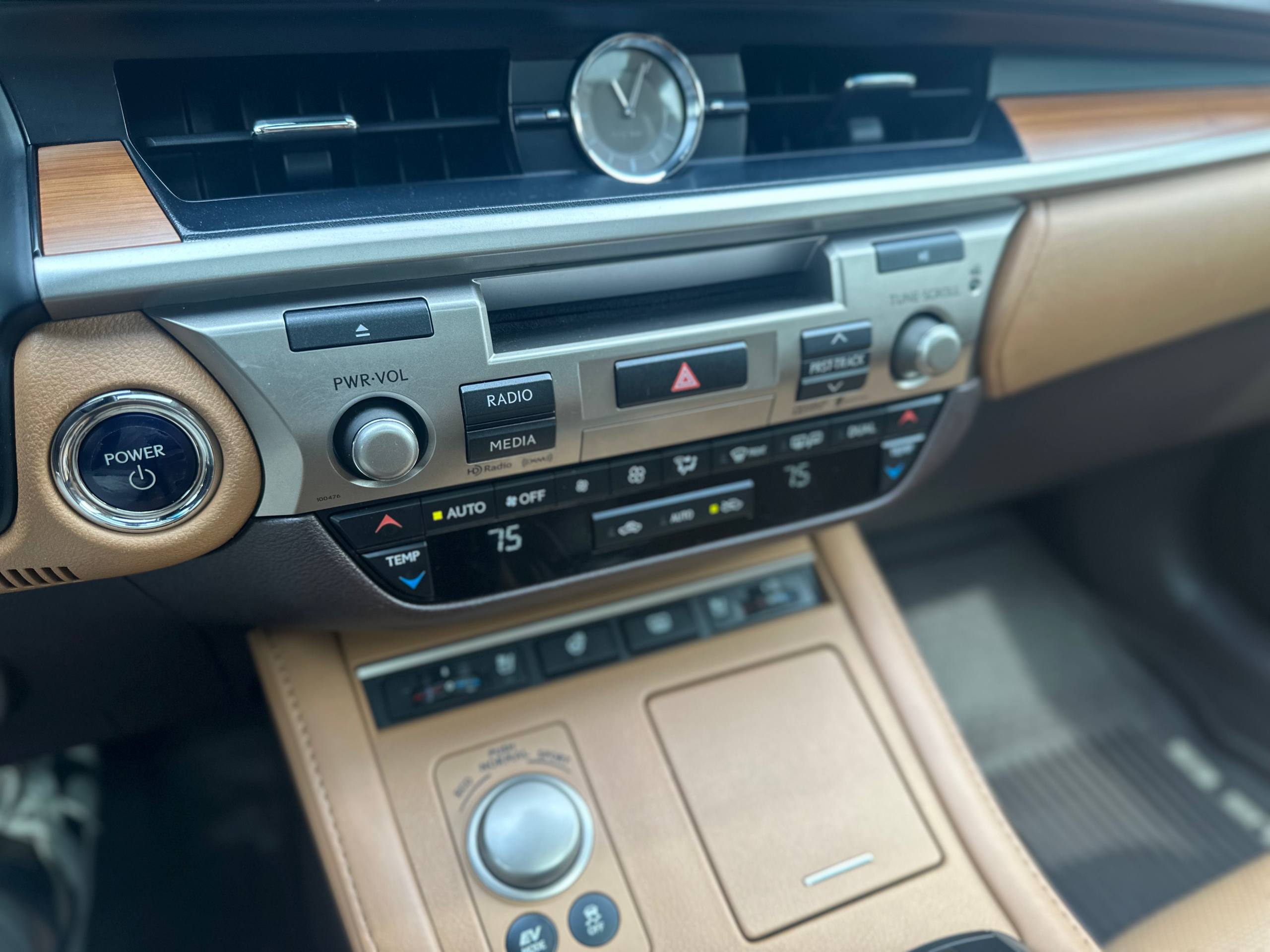 Lexus-3