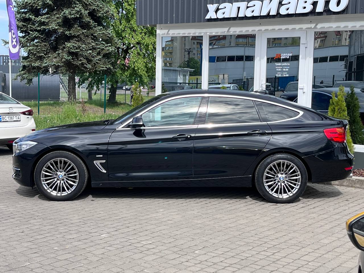 BMW-8